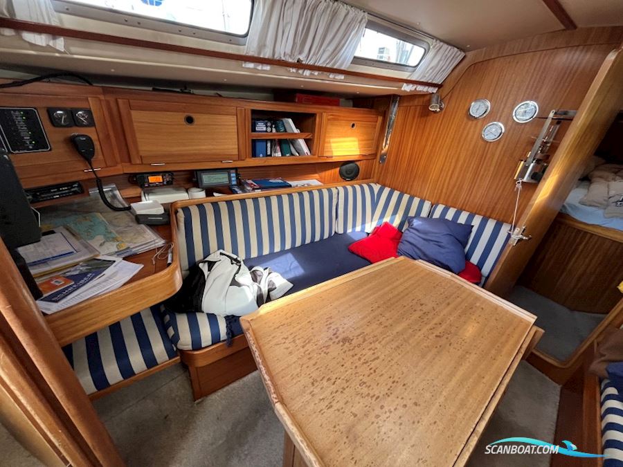Hanse 331