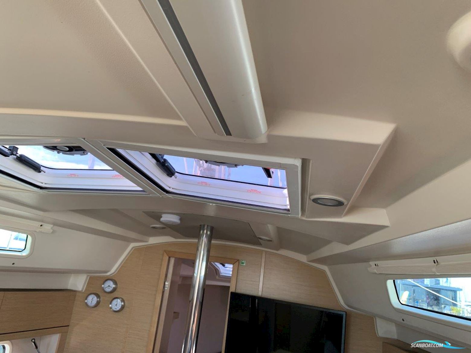 Hanse 348