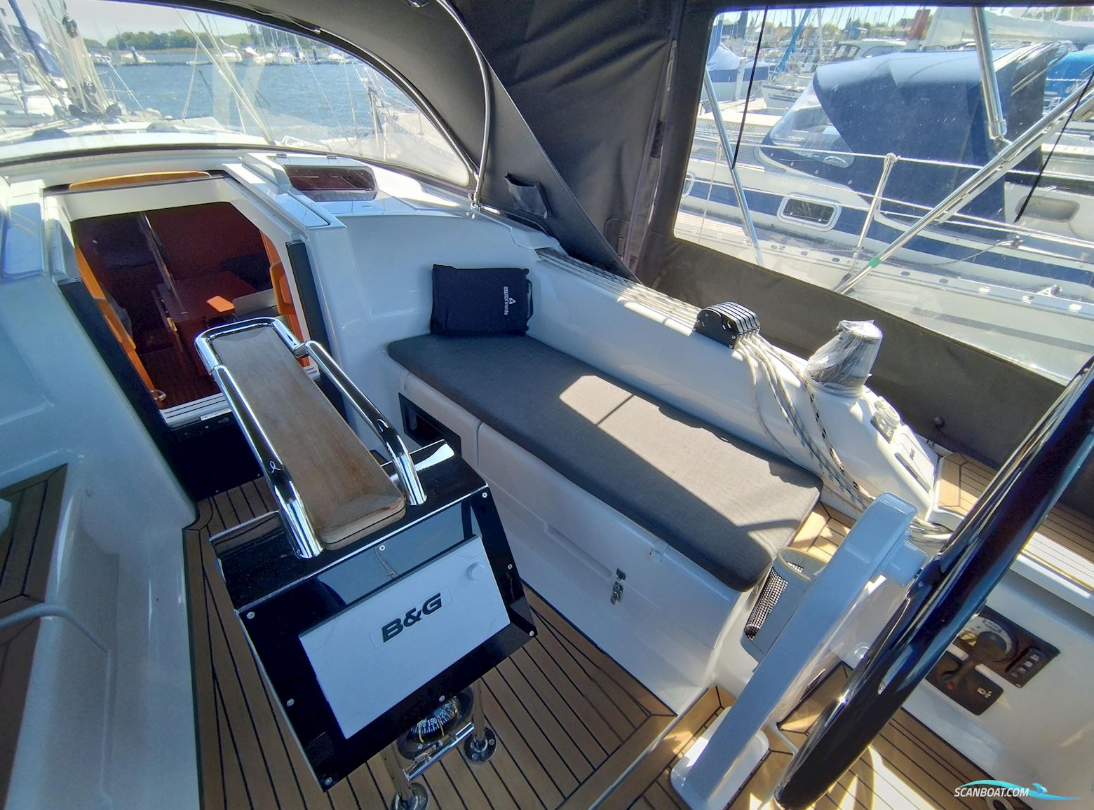 Hanse 348