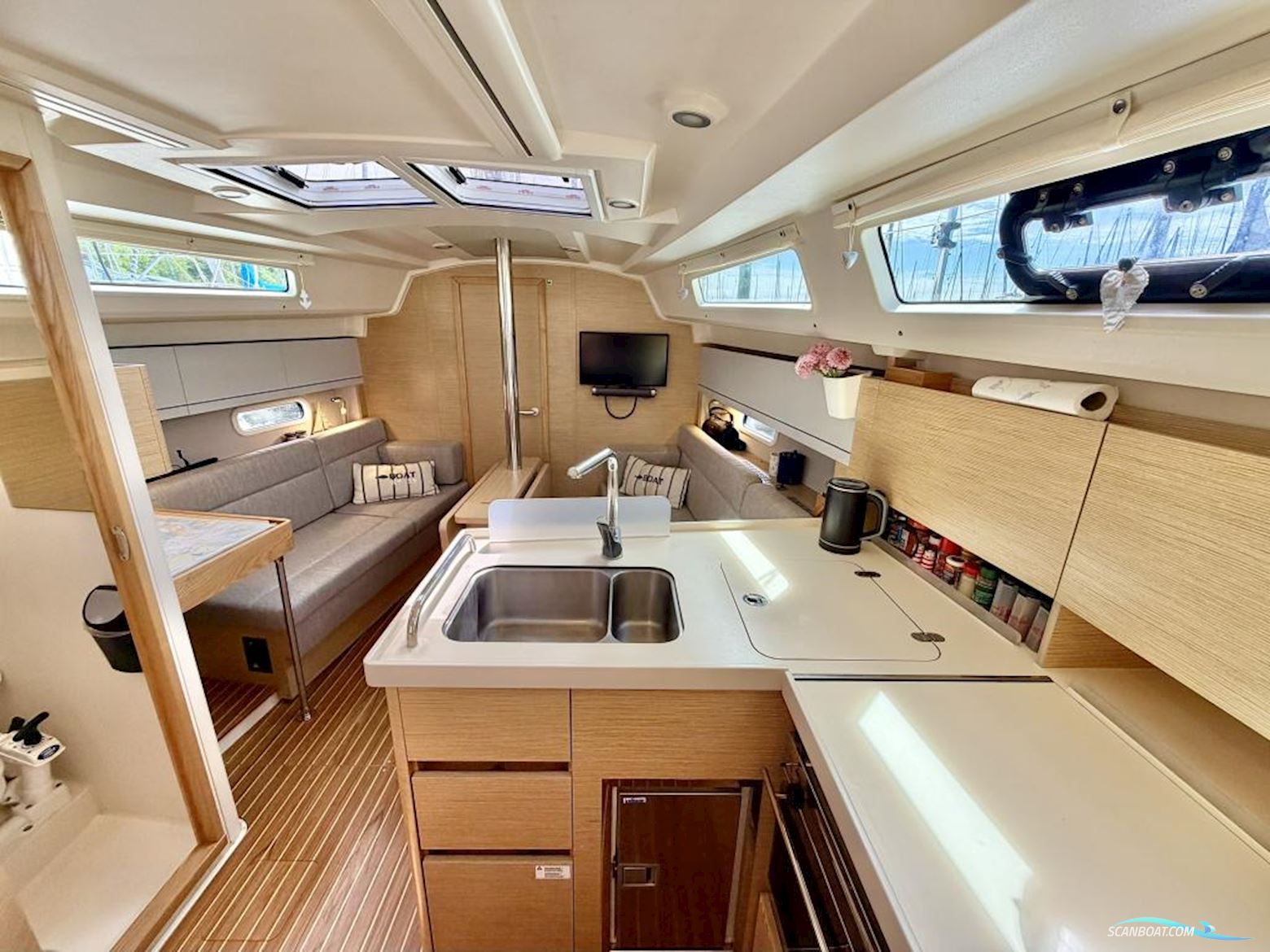 Hanse 348