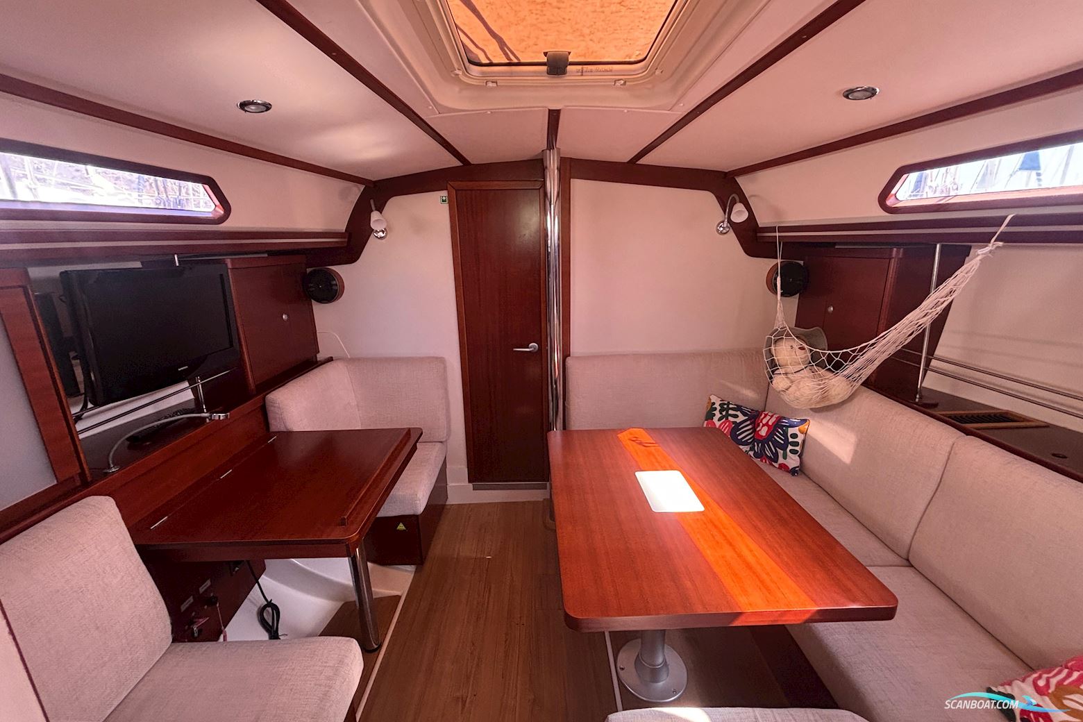 Hanse 370