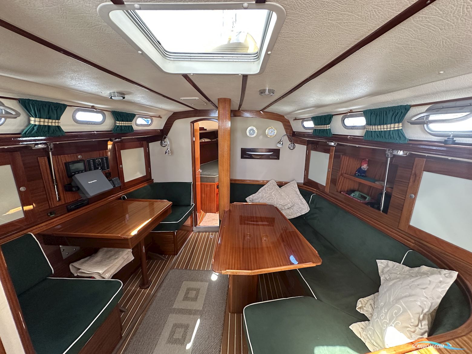 Hanse 371