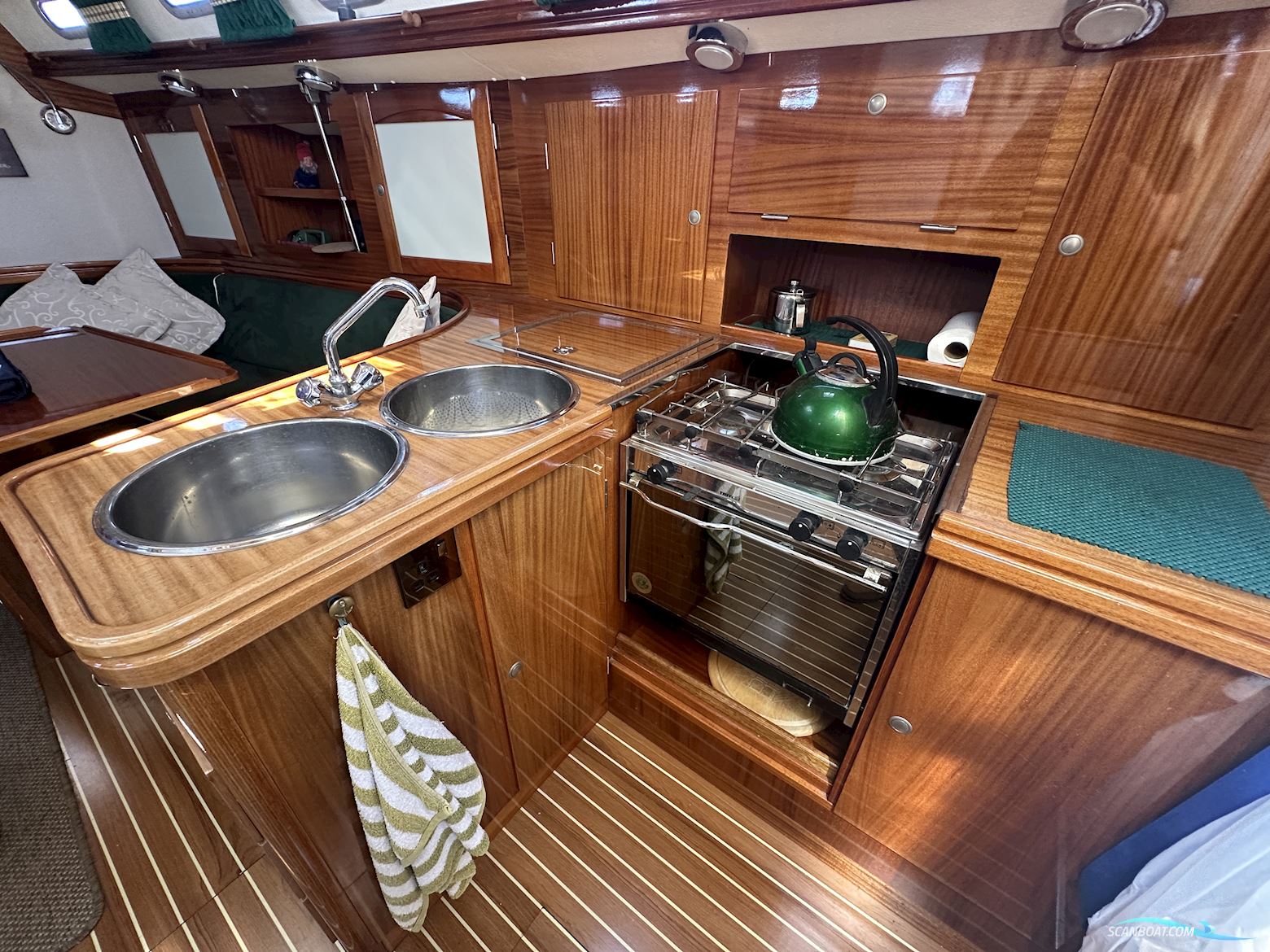 Hanse 371