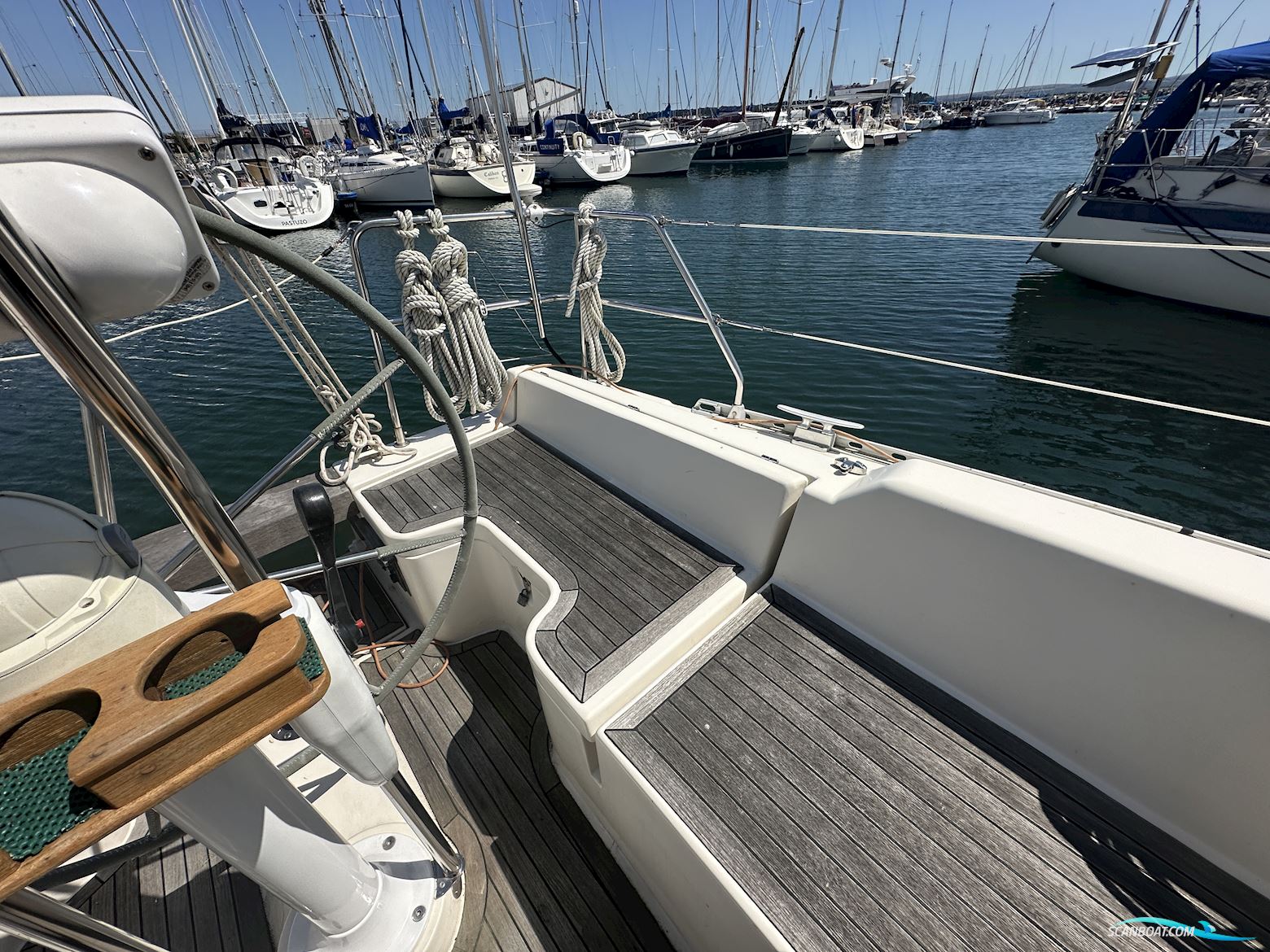 Hanse 371