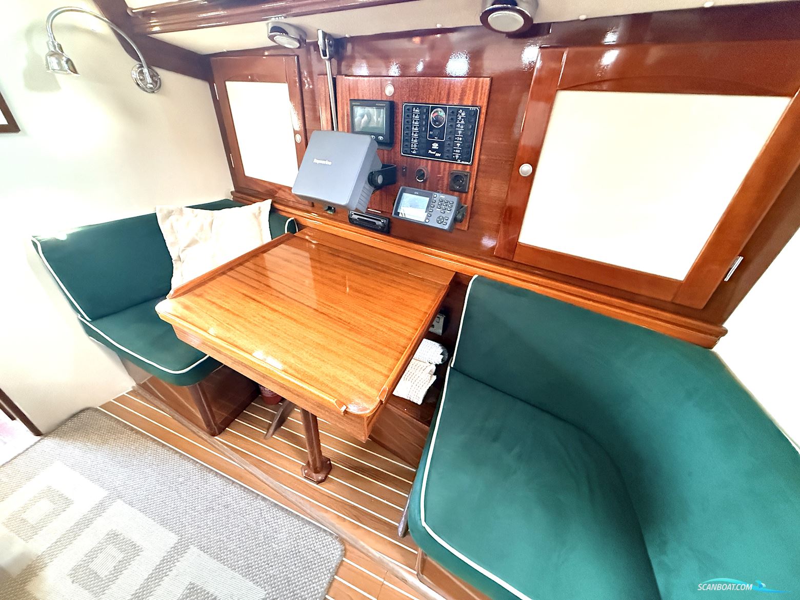 Hanse 371