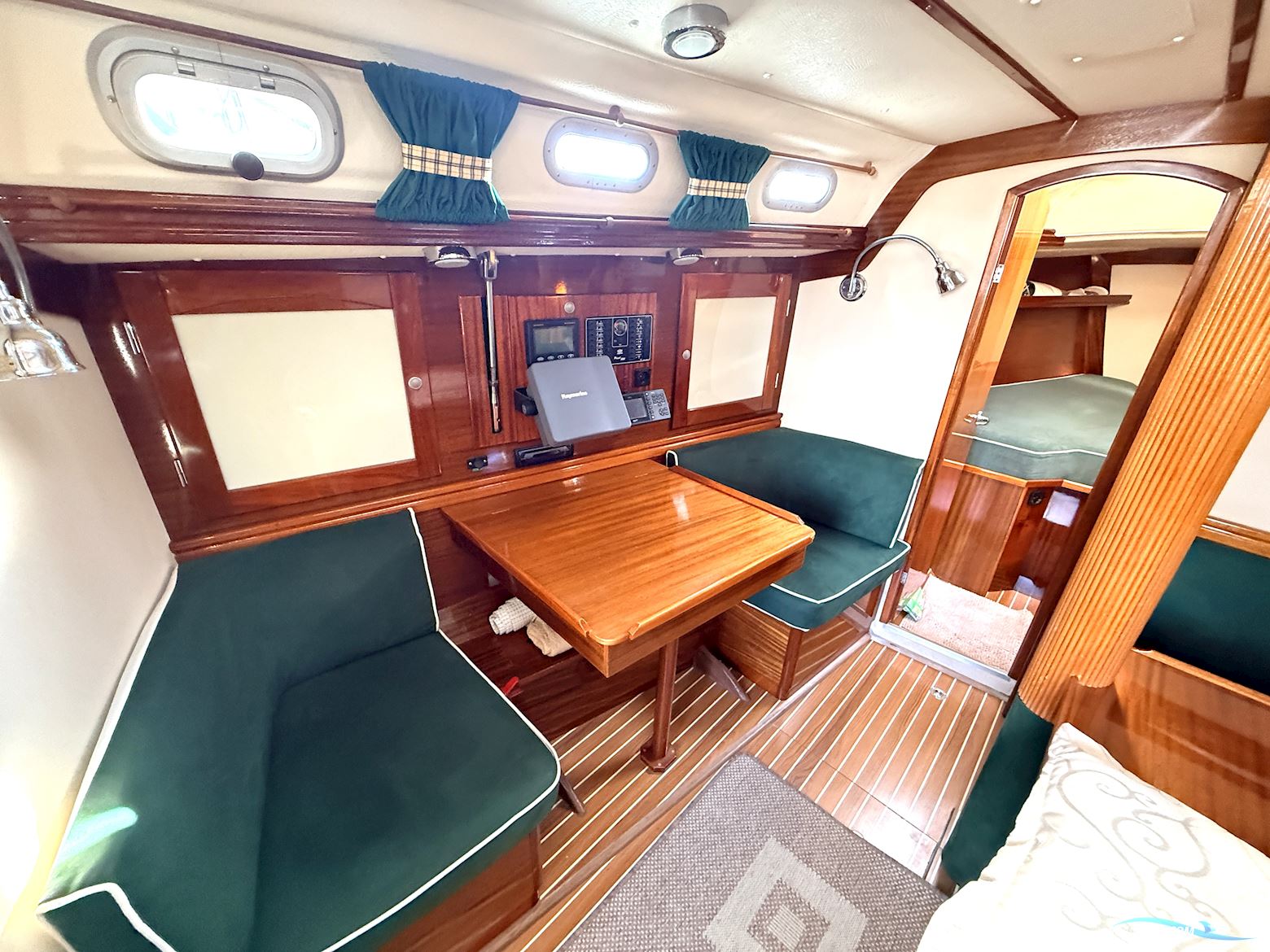 Hanse 371