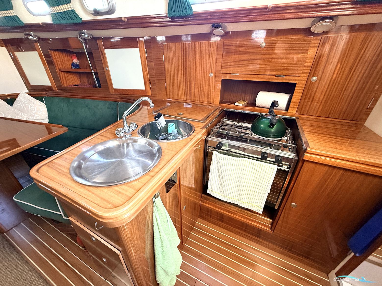 Hanse 371