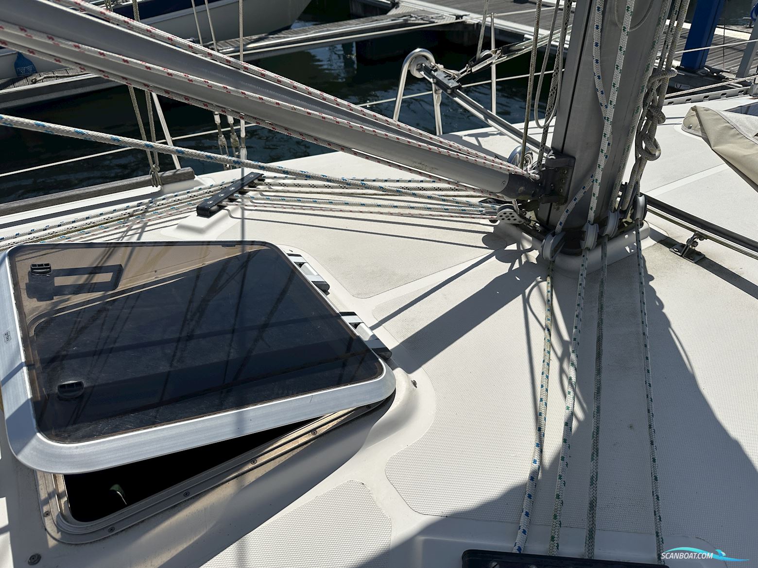 Hanse 371