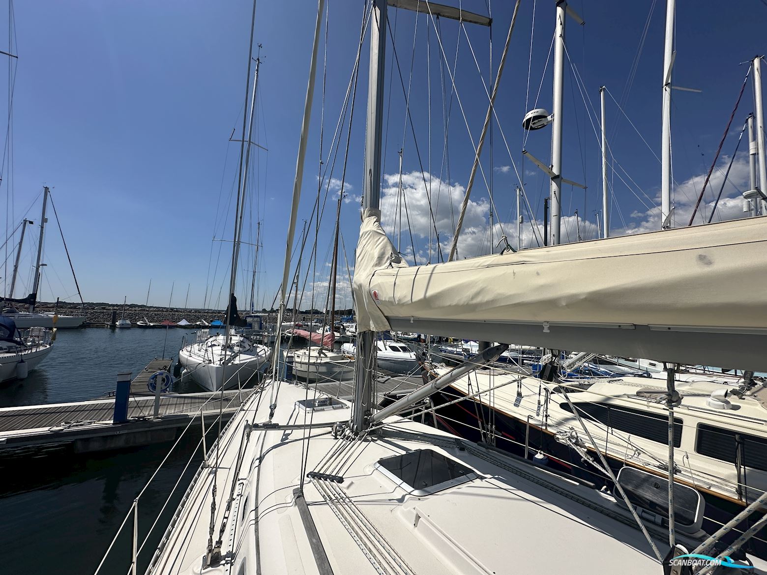Hanse 371