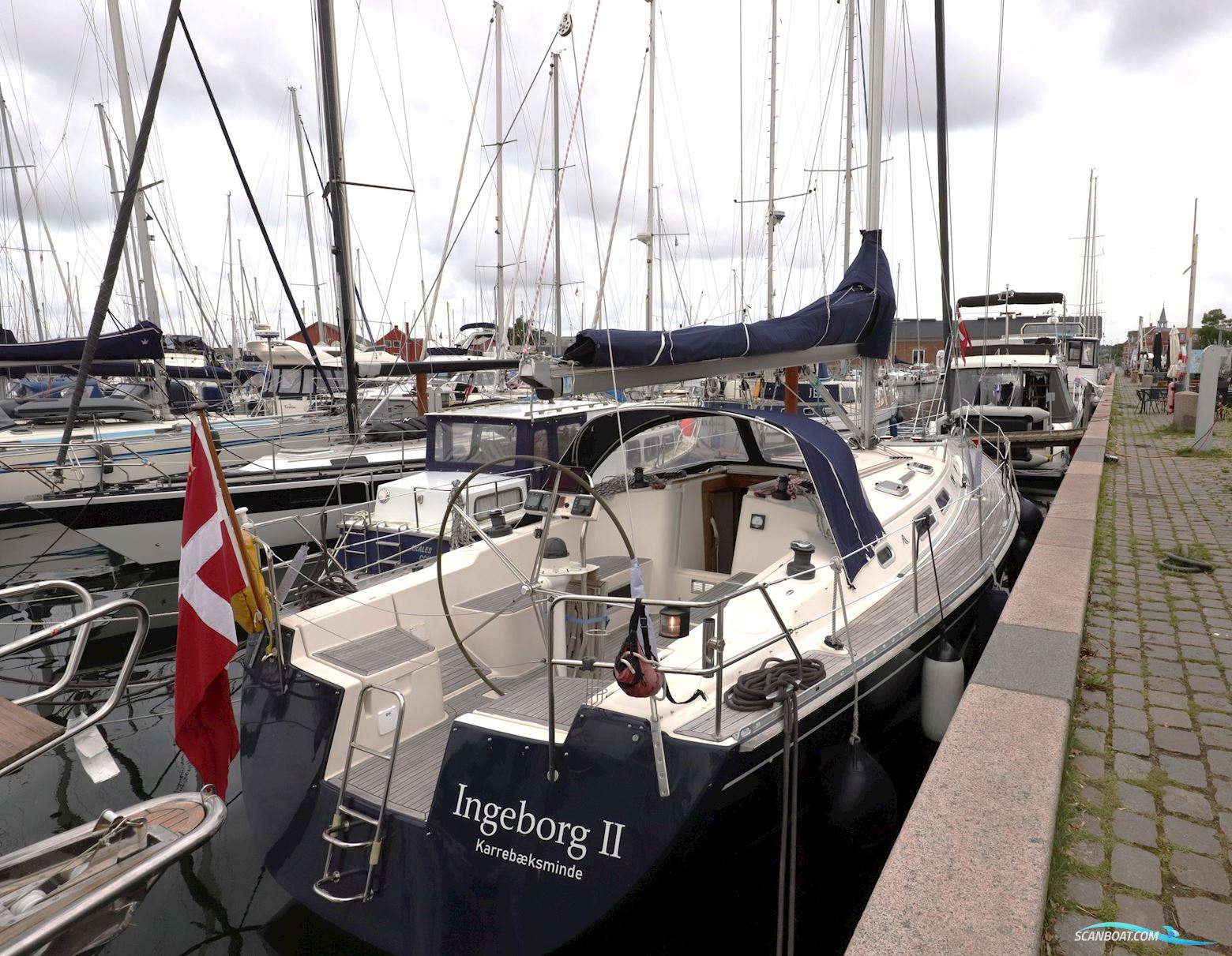 Hanse 411