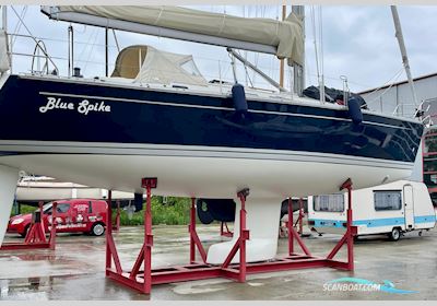Hanse 411 Sailingboat 2002, with Volvo Penta D2 40 engine, Germany
