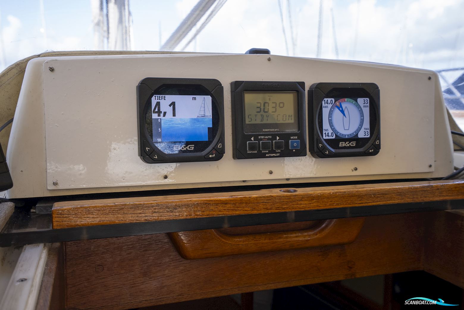 Hanse 411