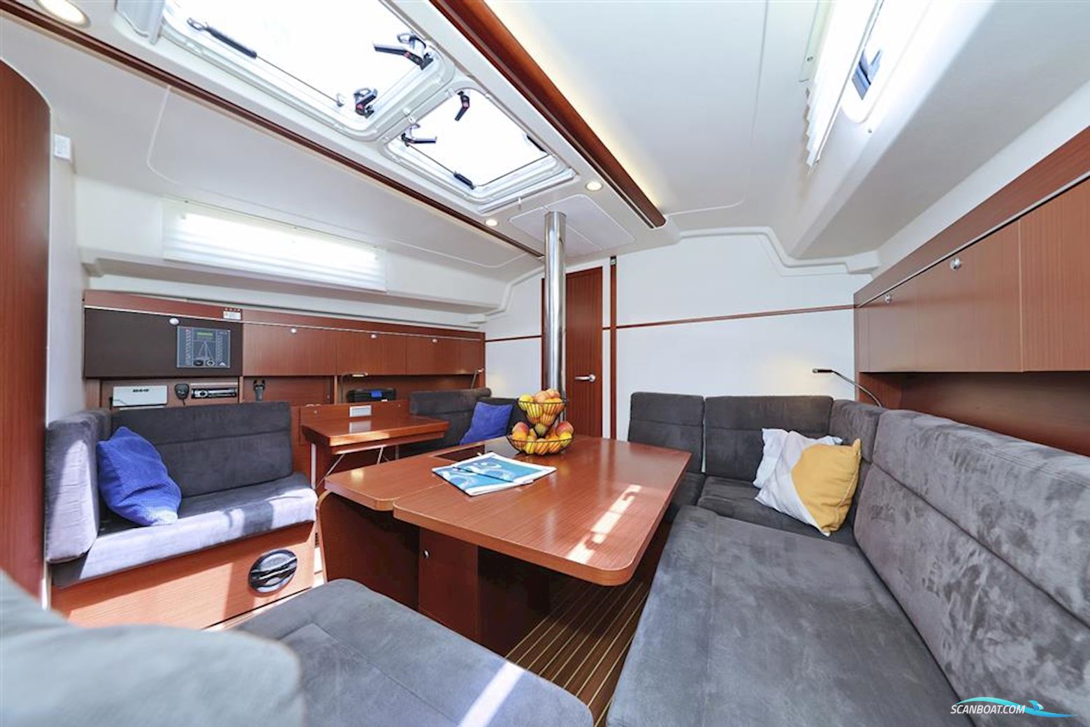 Hanse 415