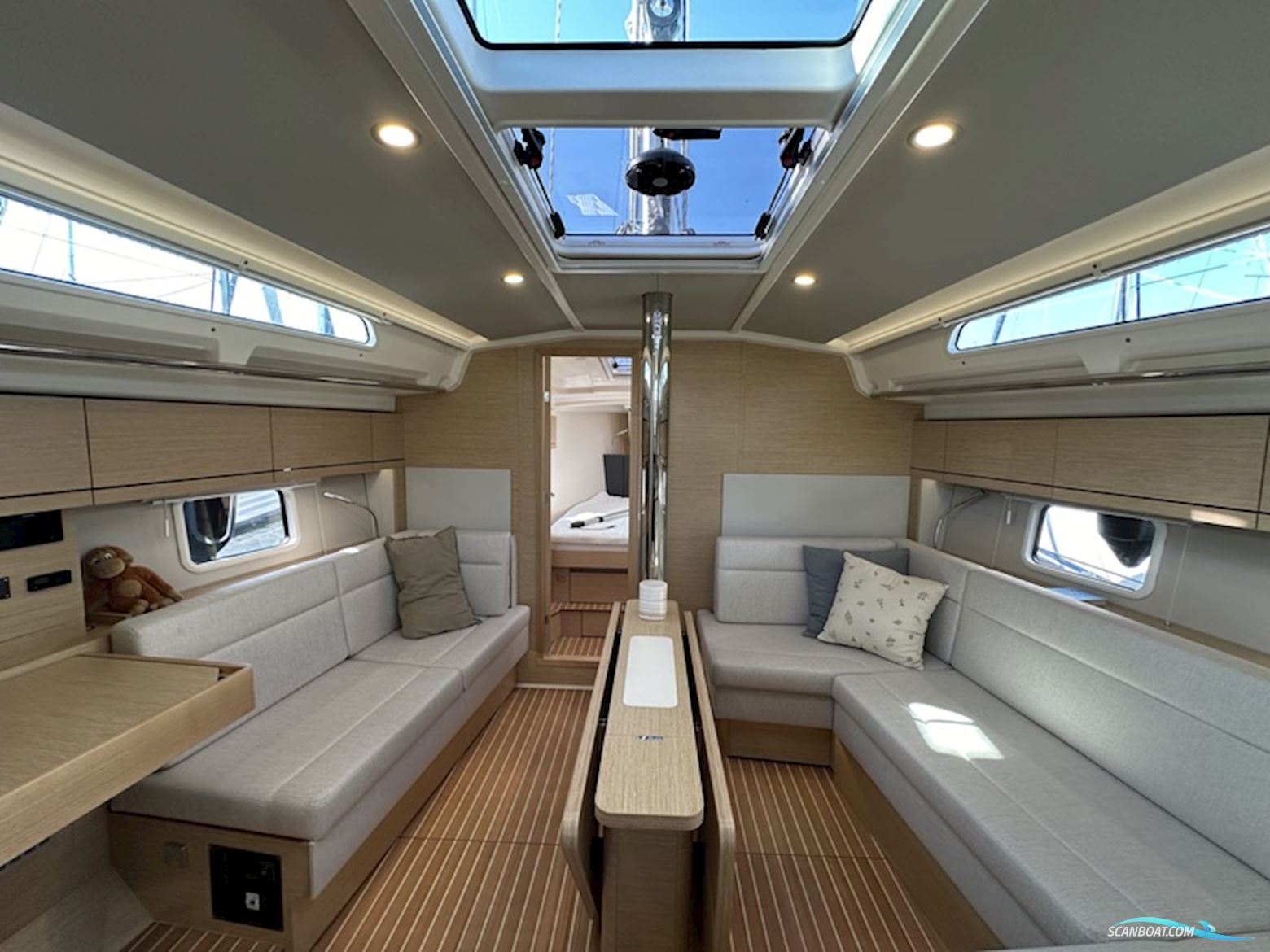 Hanse 418