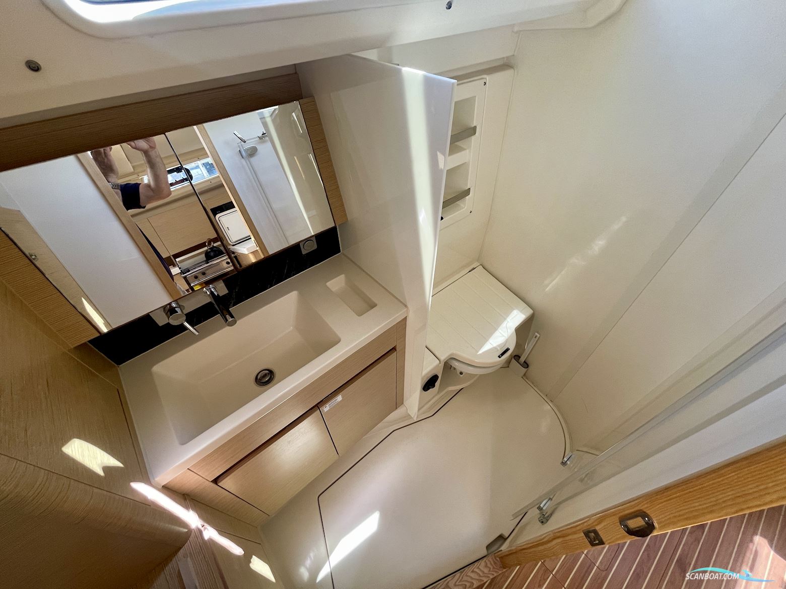 Hanse 418