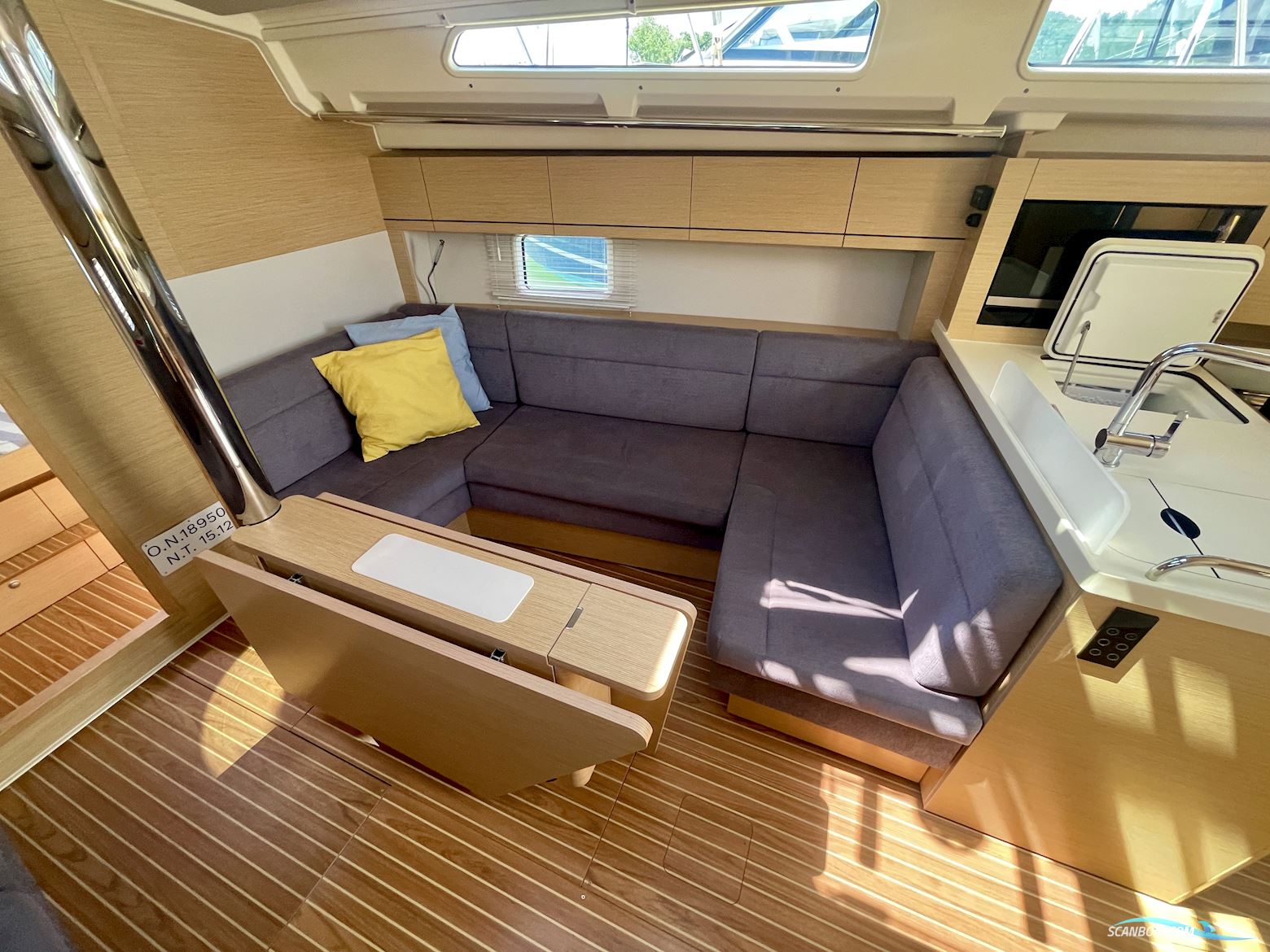 Hanse 418
