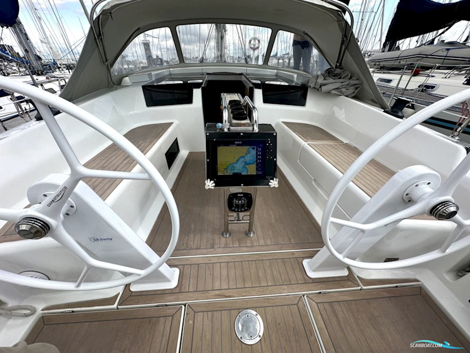 Hanse 418