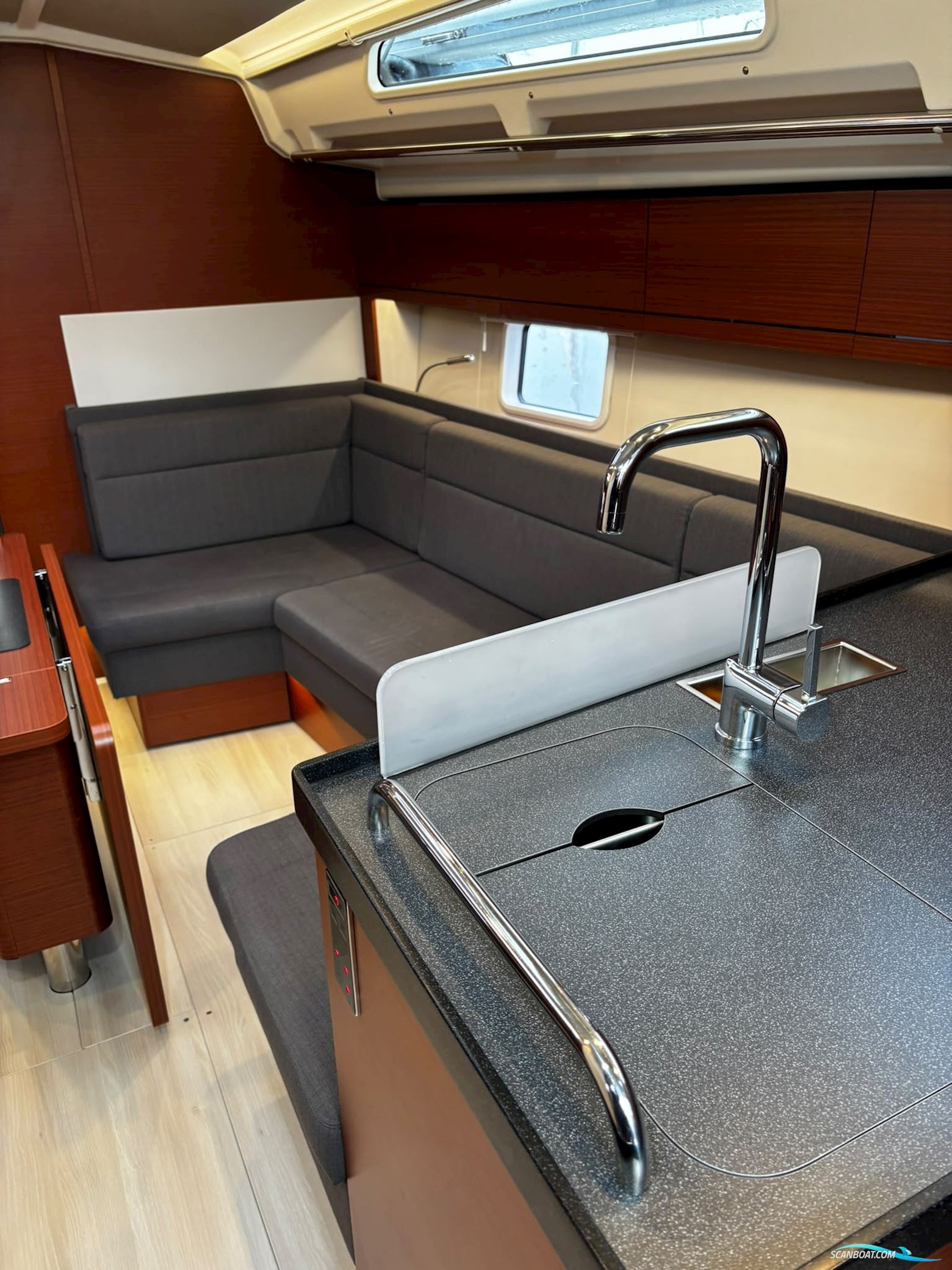Hanse 418