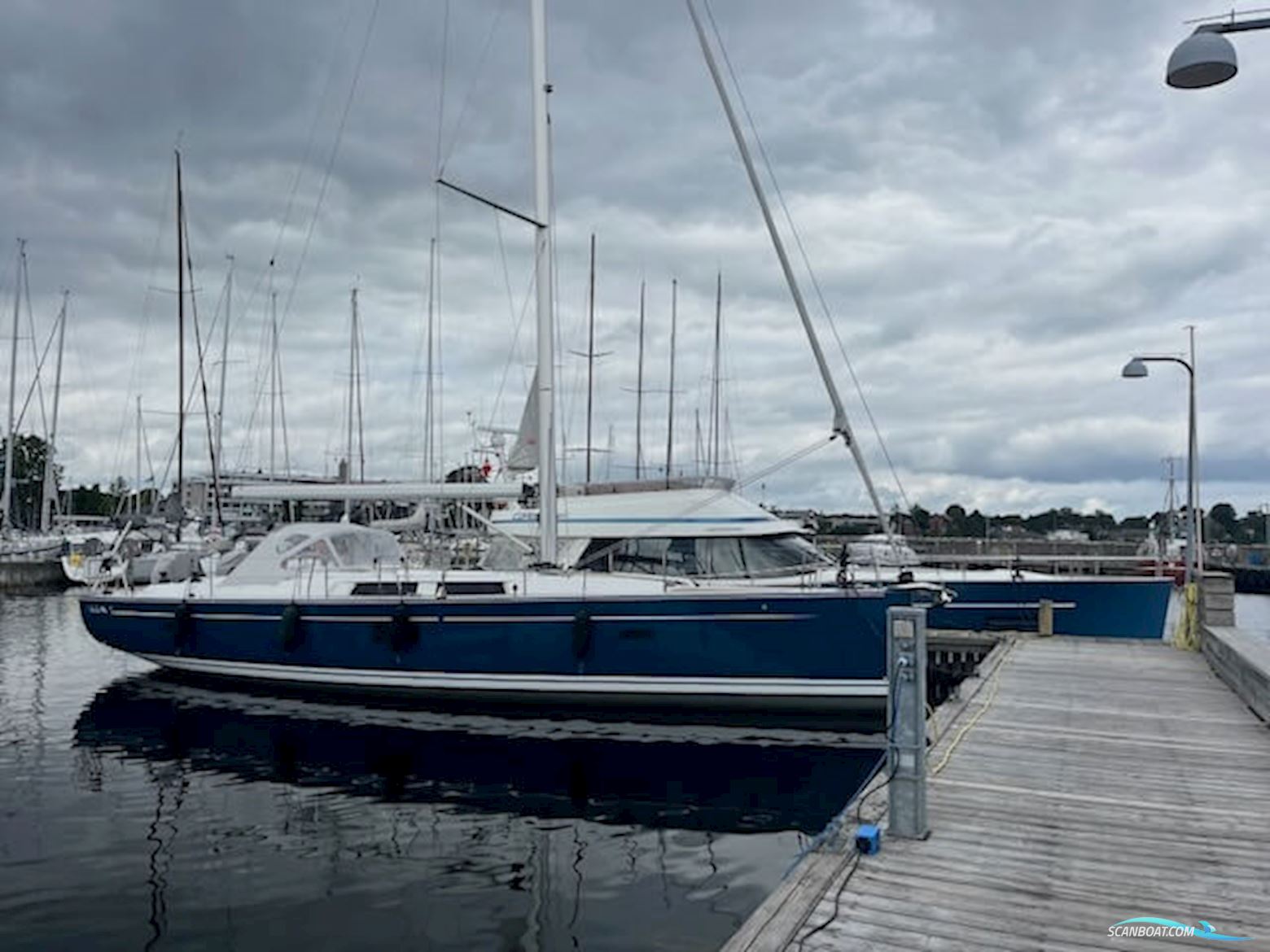 Hanse 455 "Queen B" - 2017
