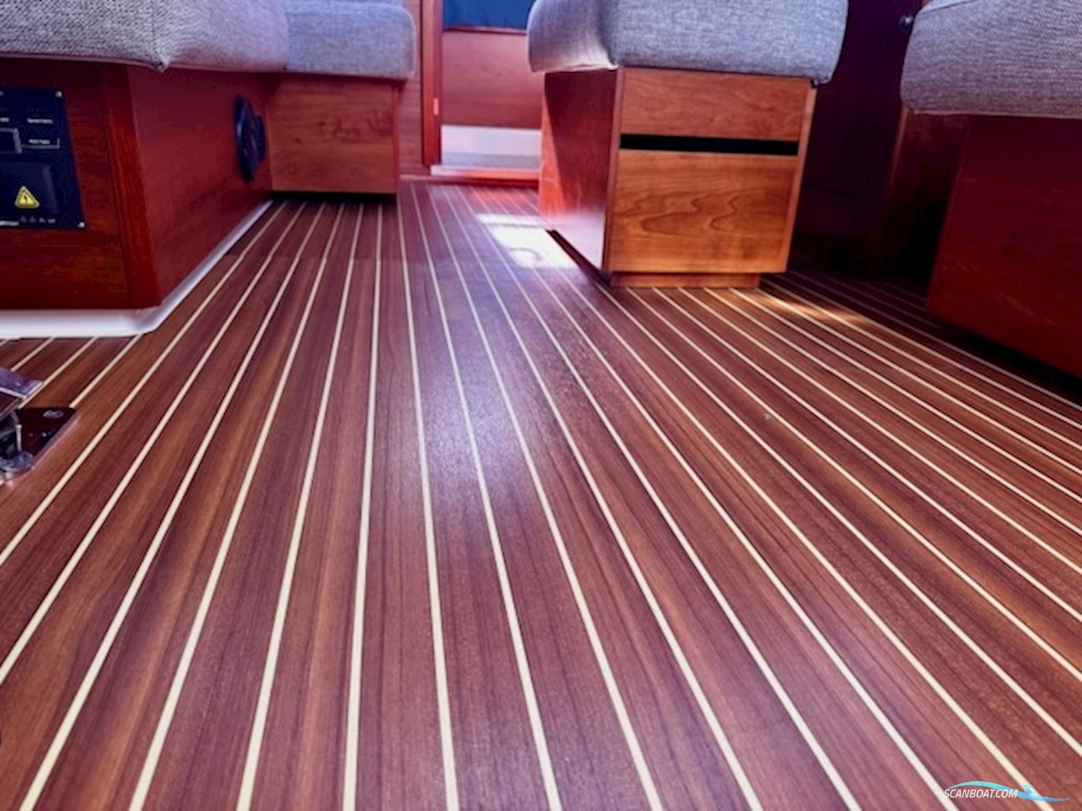 Hanse 455 "Queen B" - 2017