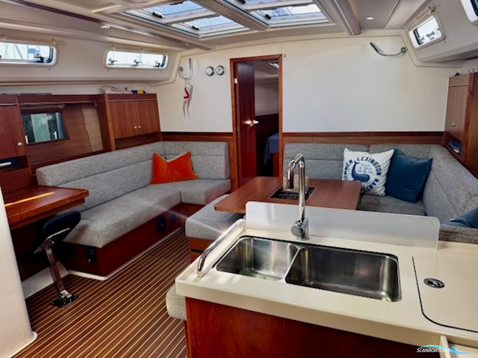 Hanse 455 "Queen B" - 2017
