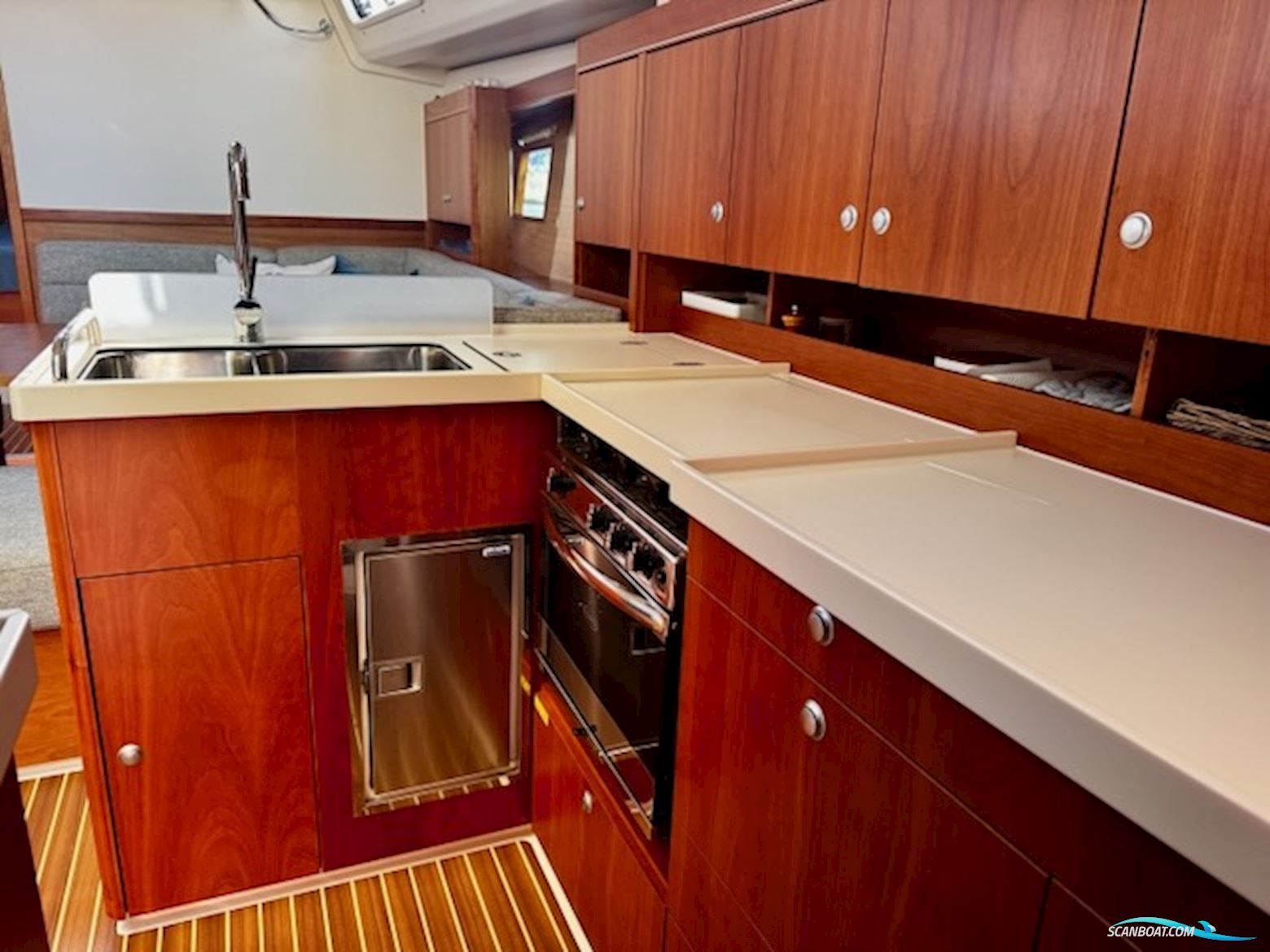 Hanse 455 "Queen B" - 2017