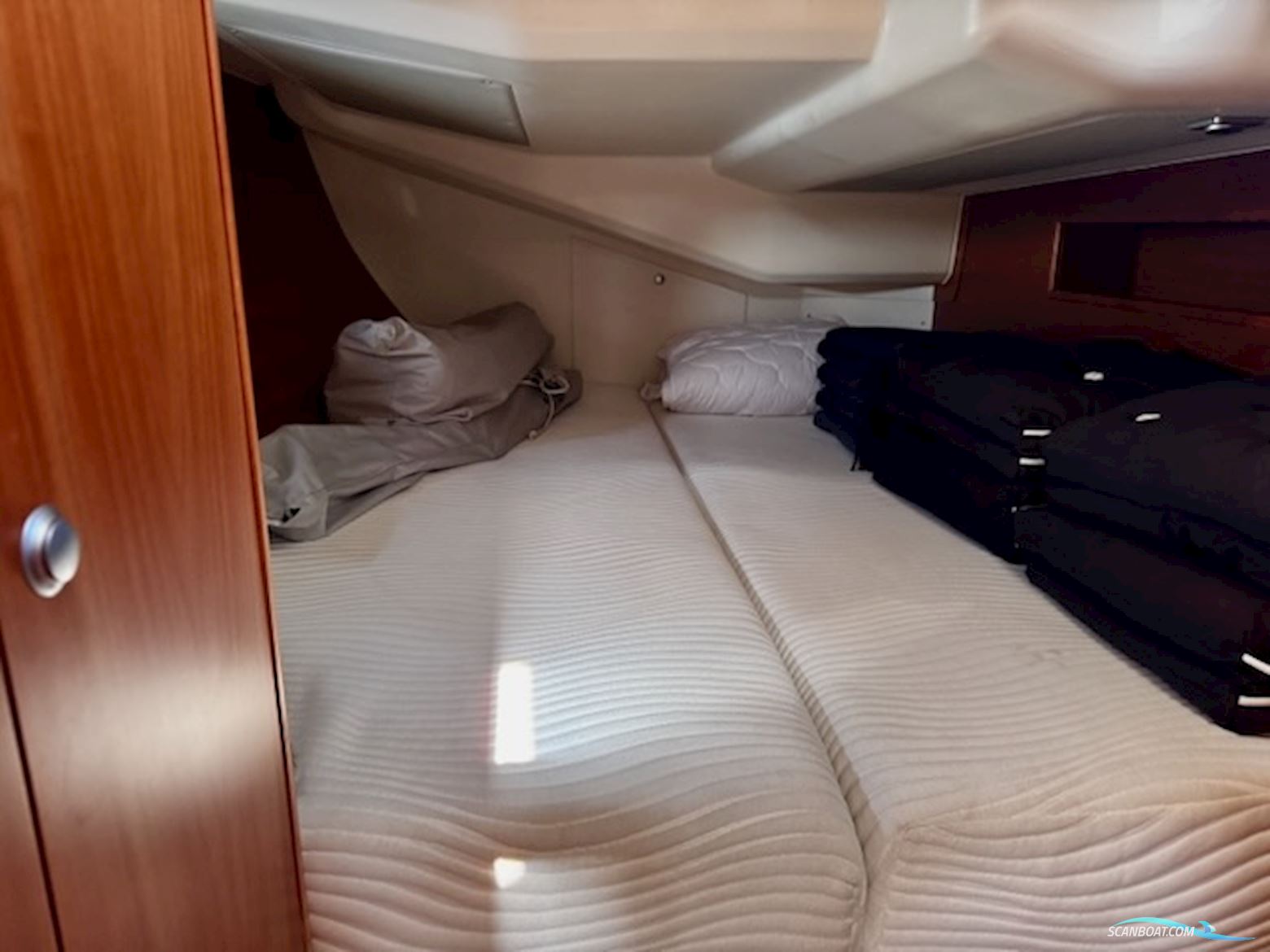 Hanse 455 "Queen B" - 2017