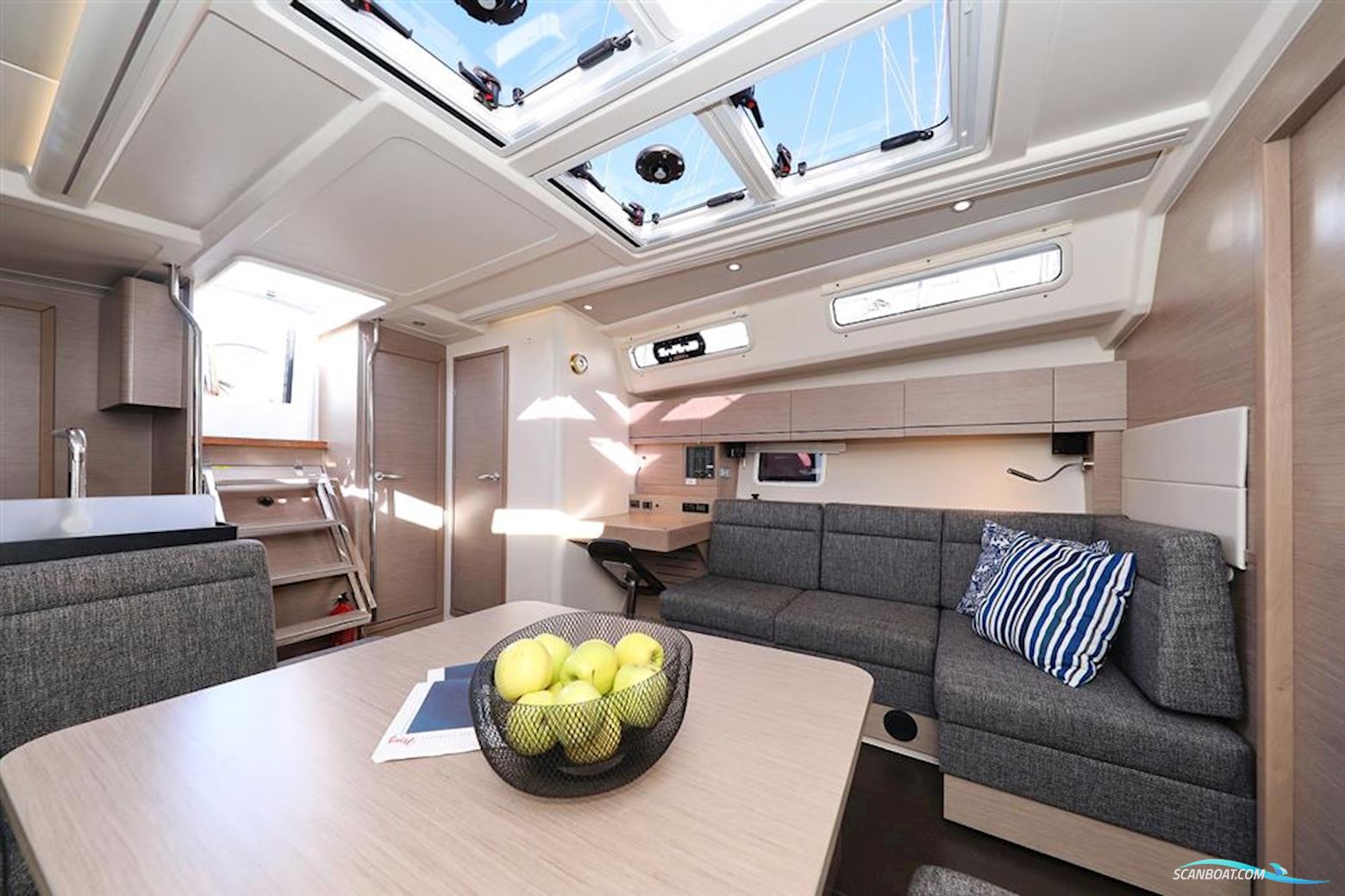 Hanse 458