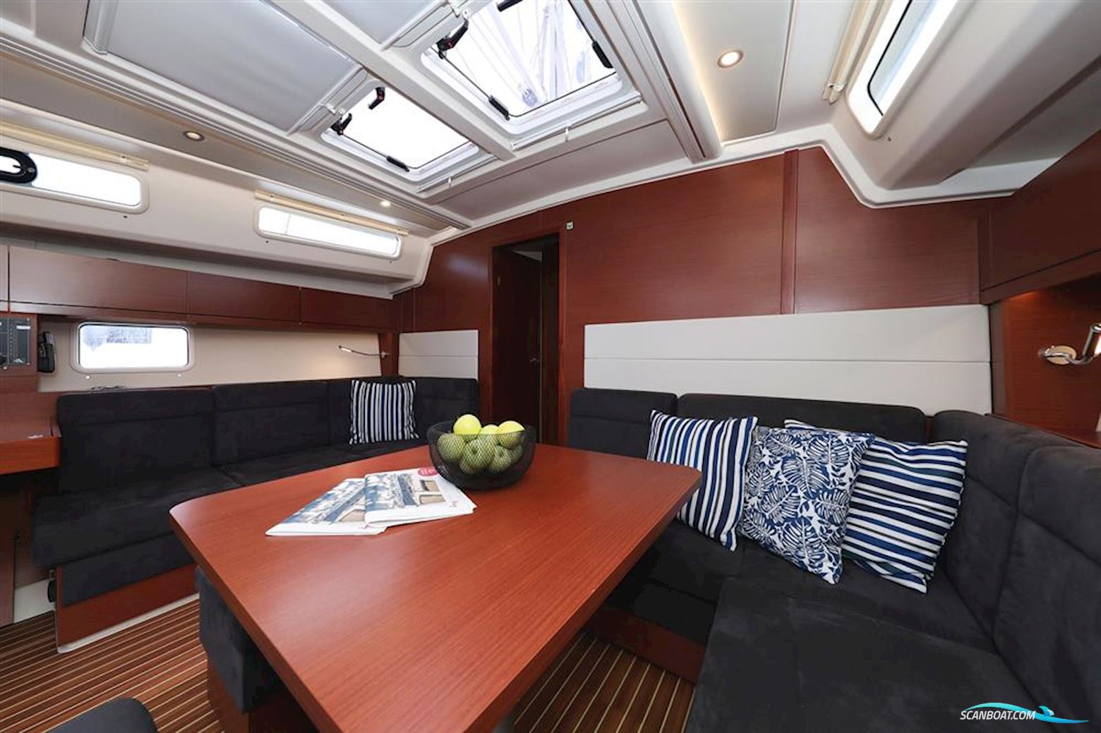 Hanse 458