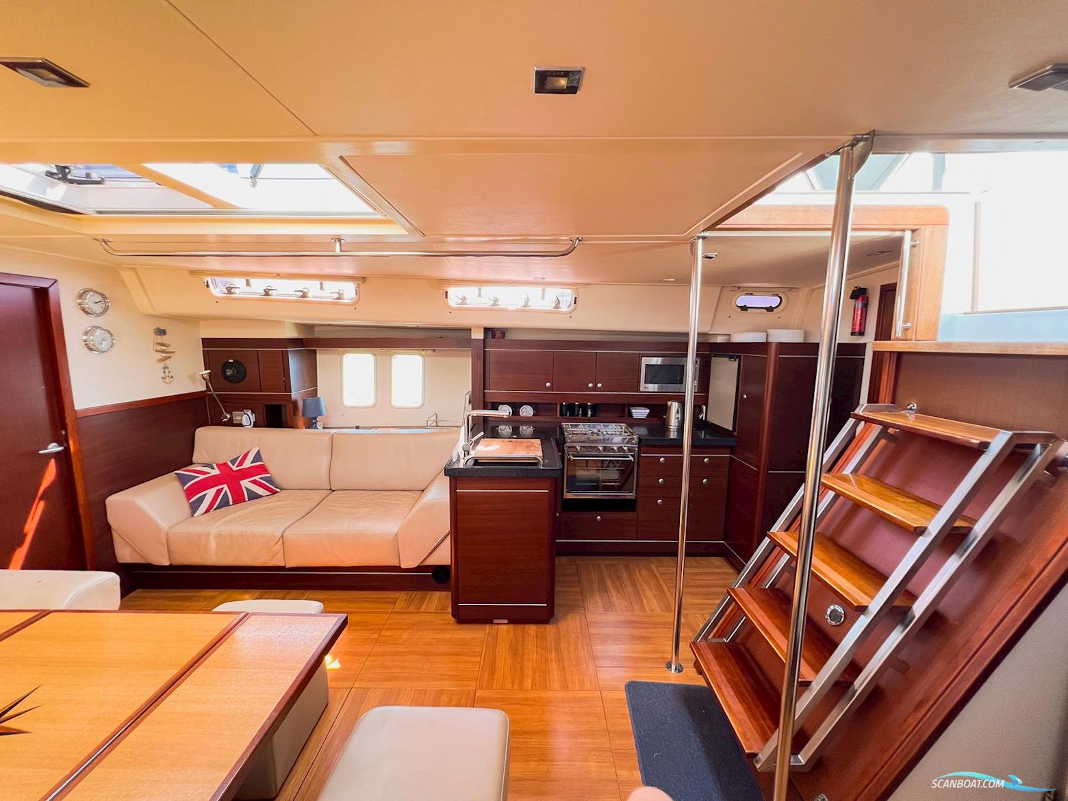 Hanse 545