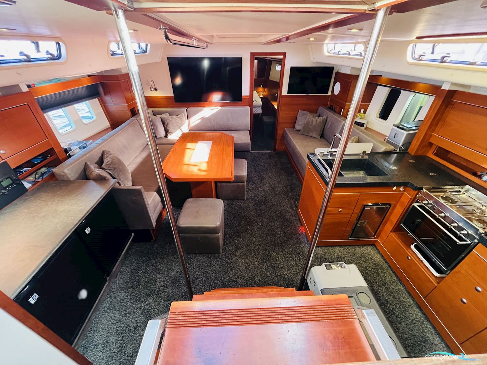 Hanse 545