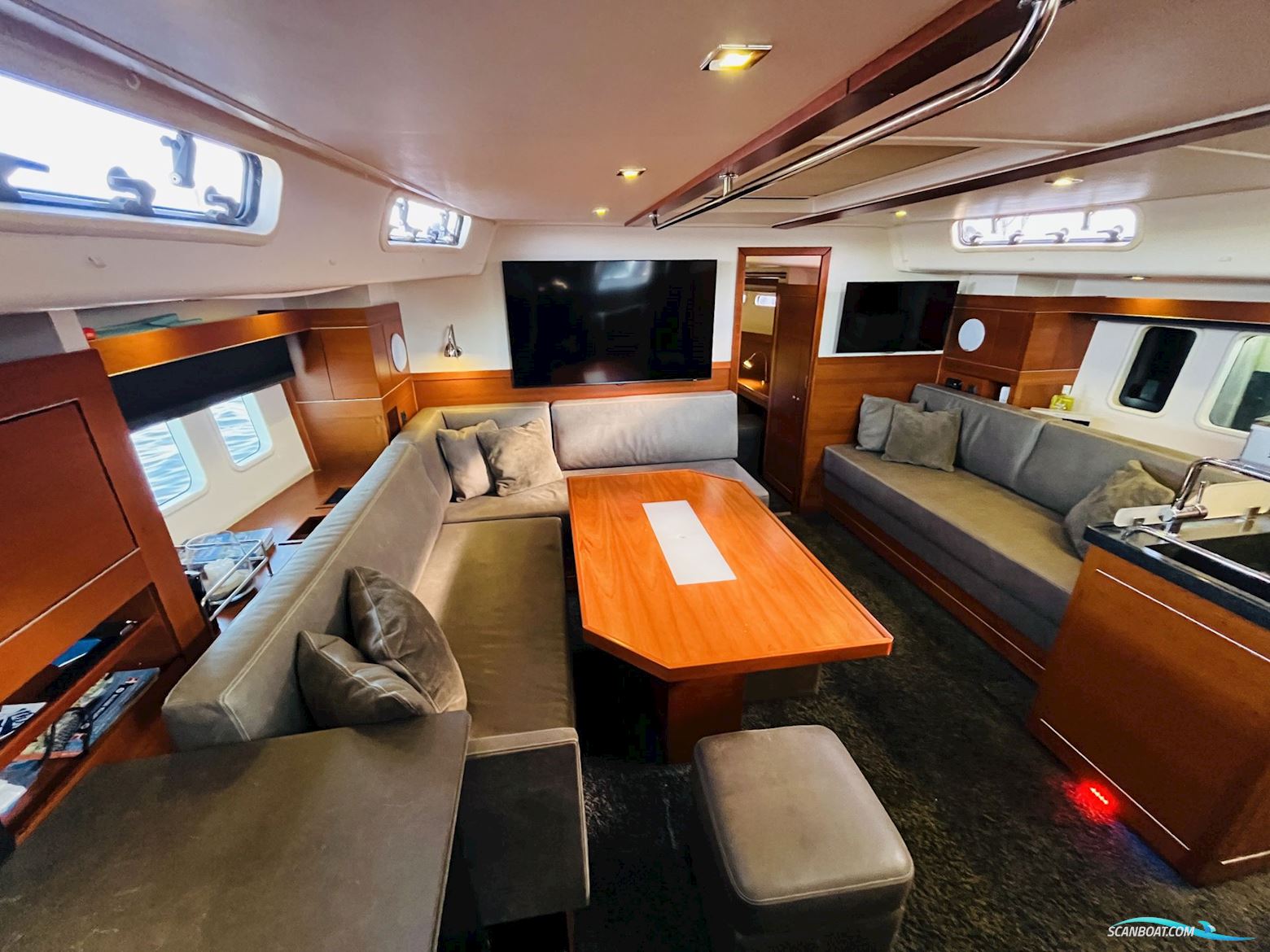 Hanse 545
