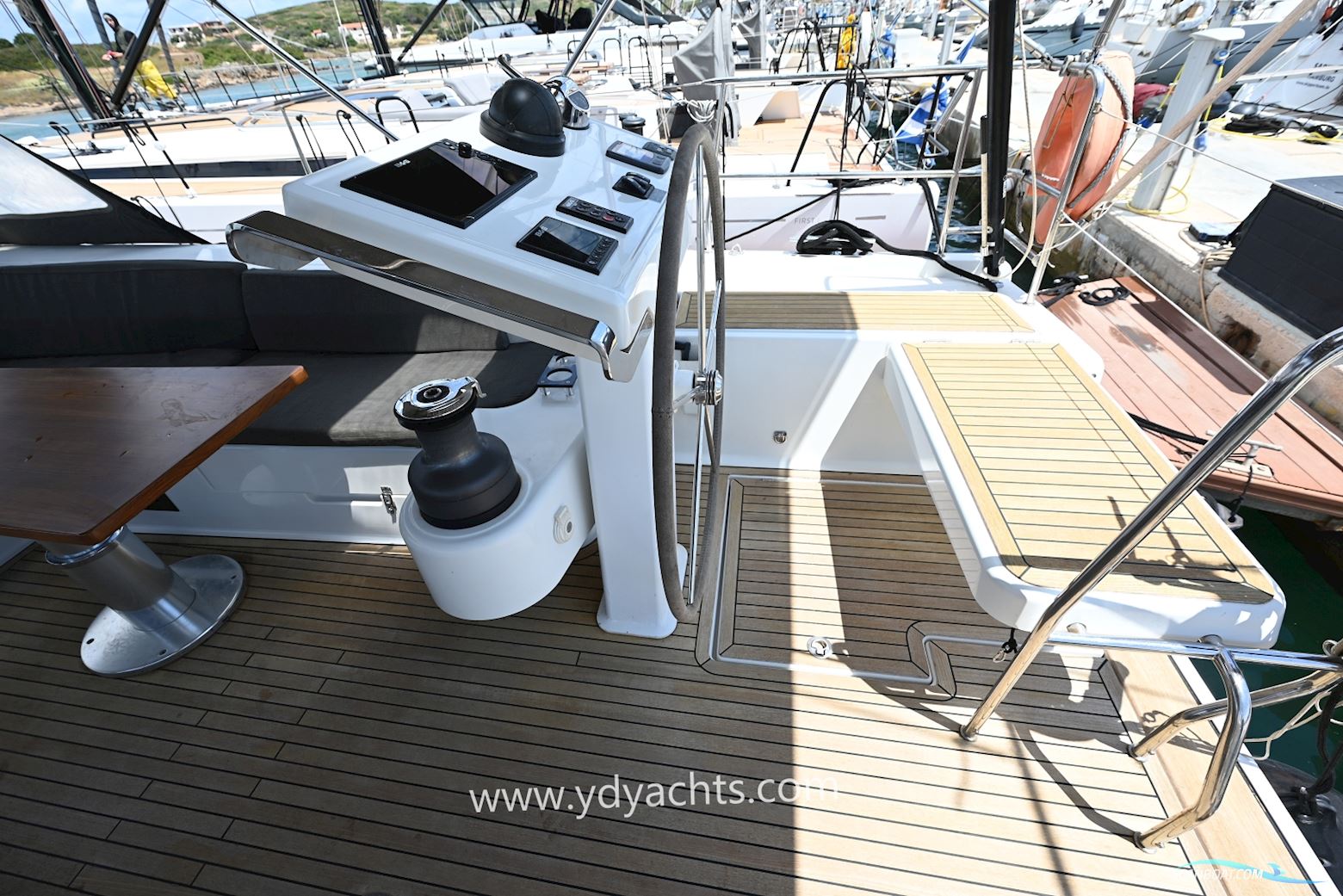 Hanse 548