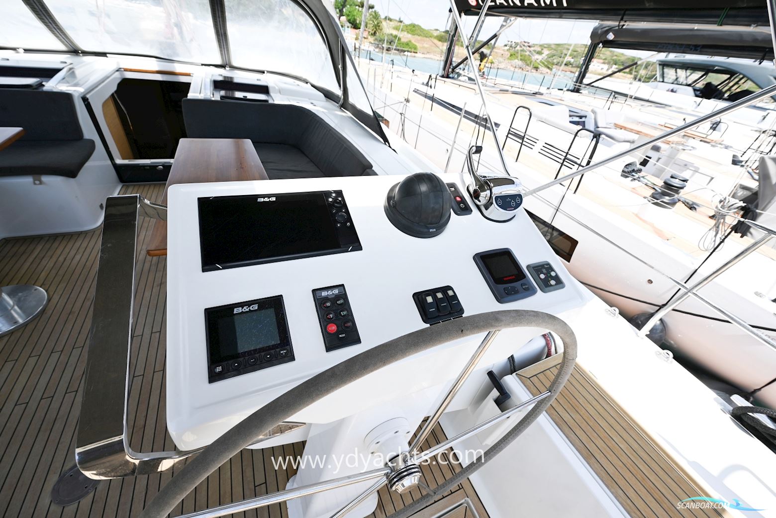 Hanse 548