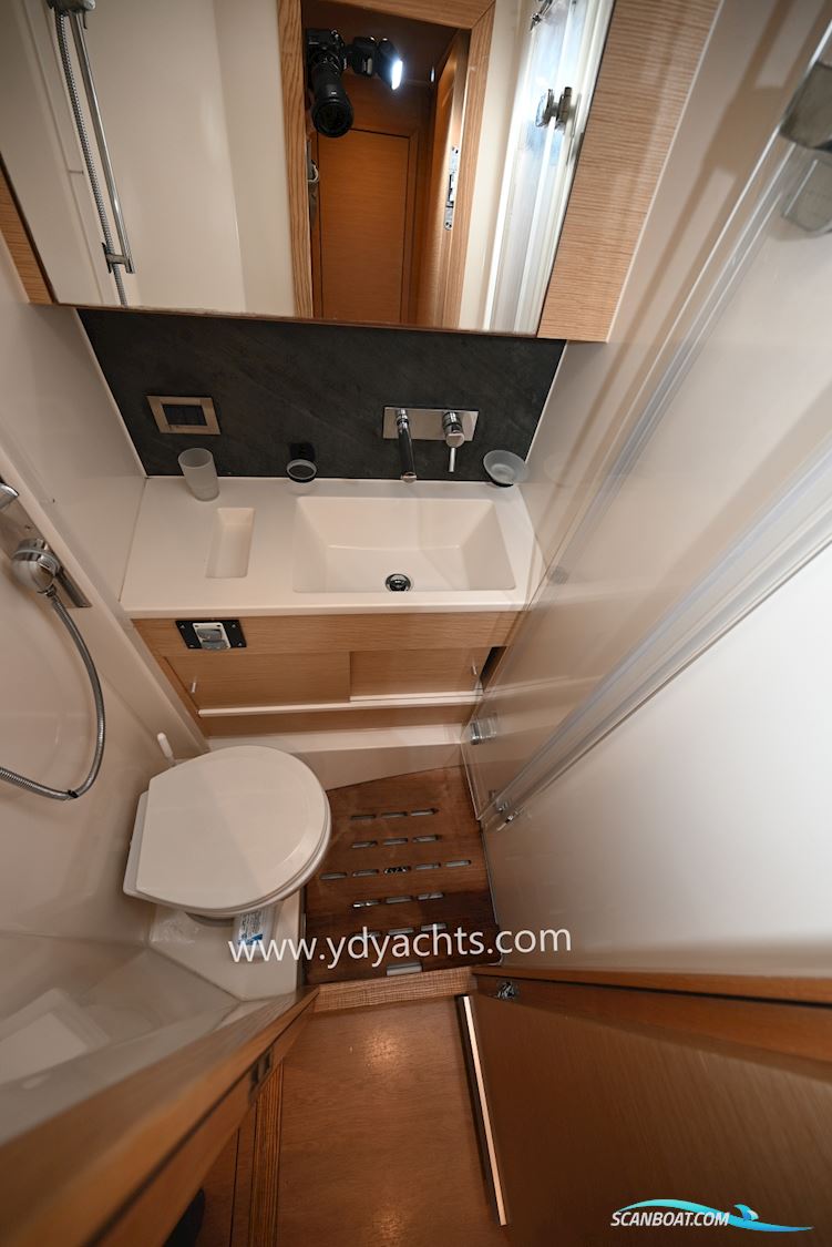Hanse 548