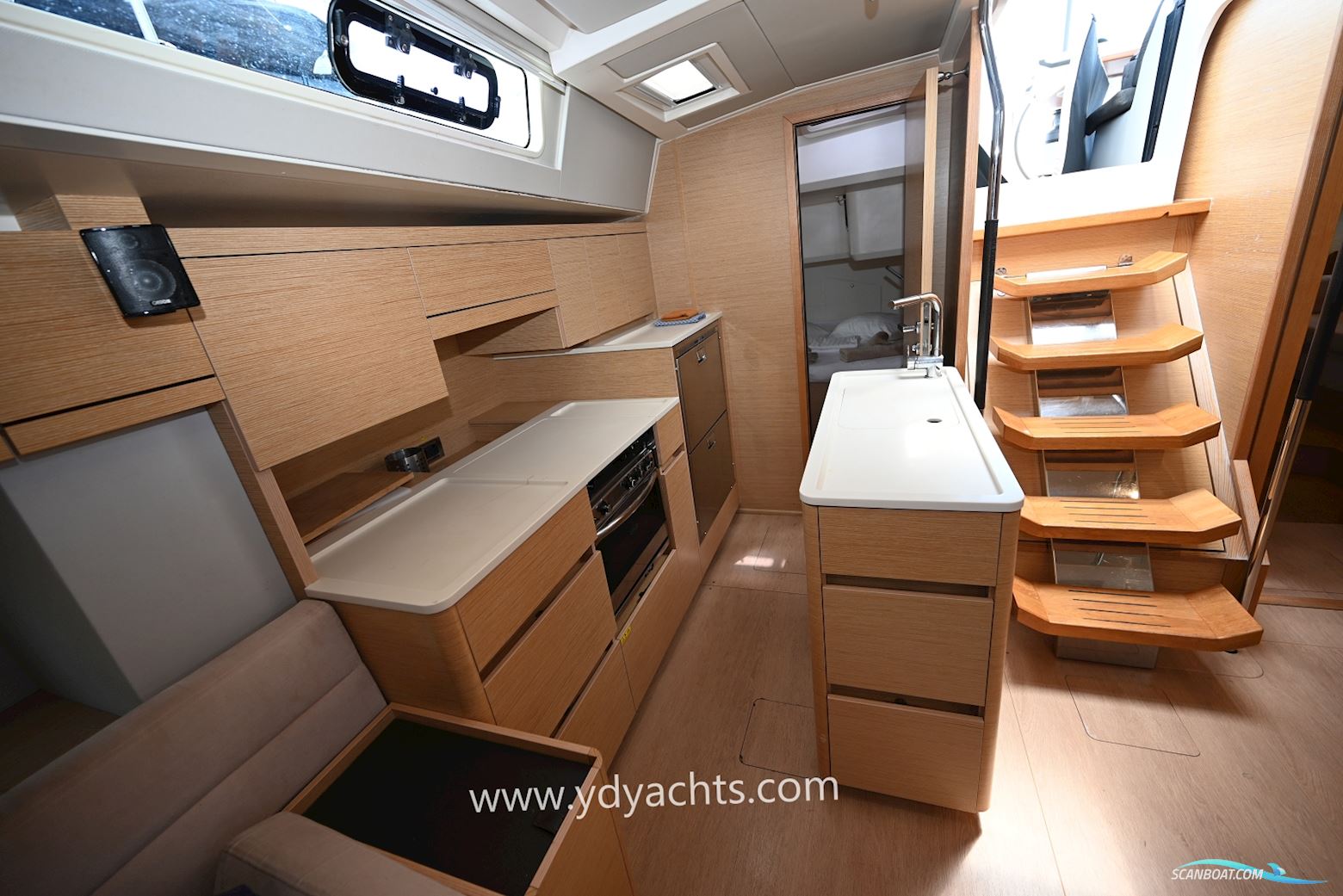 Hanse 548