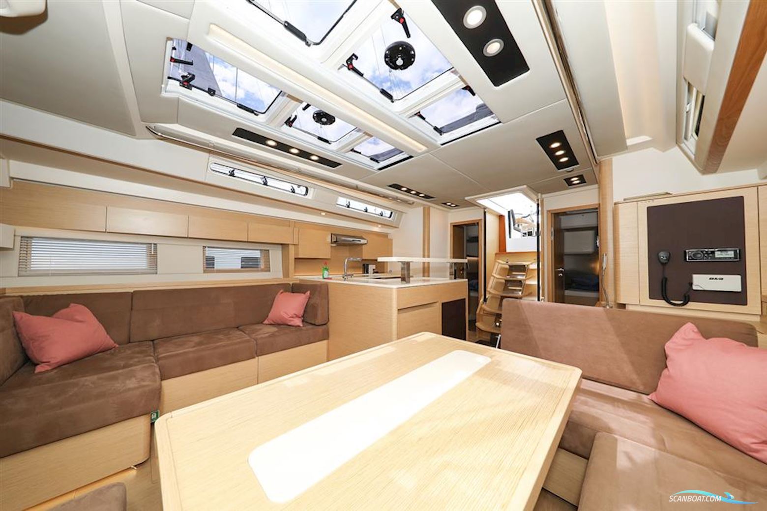 Hanse 588