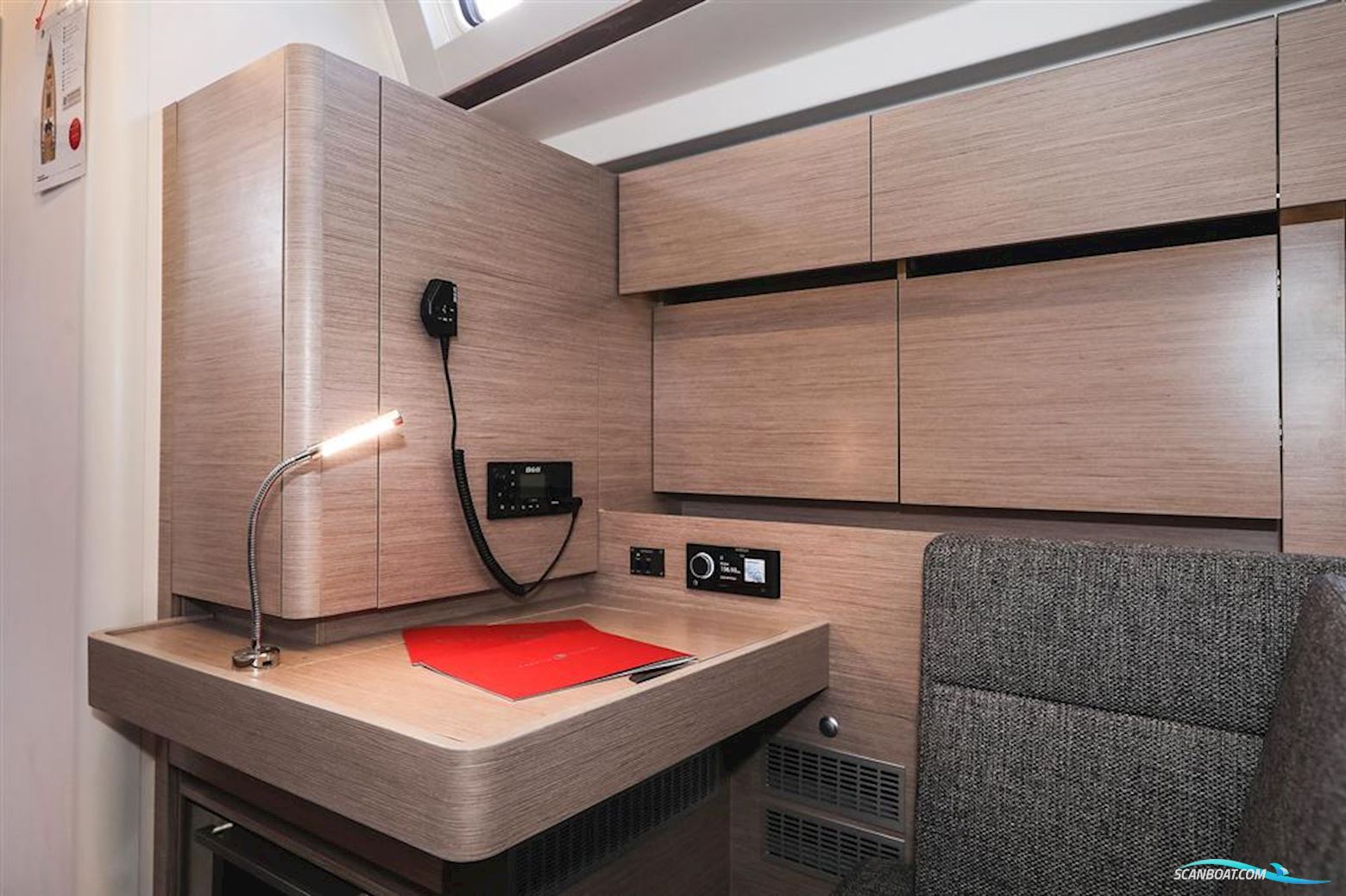 Hanse 588