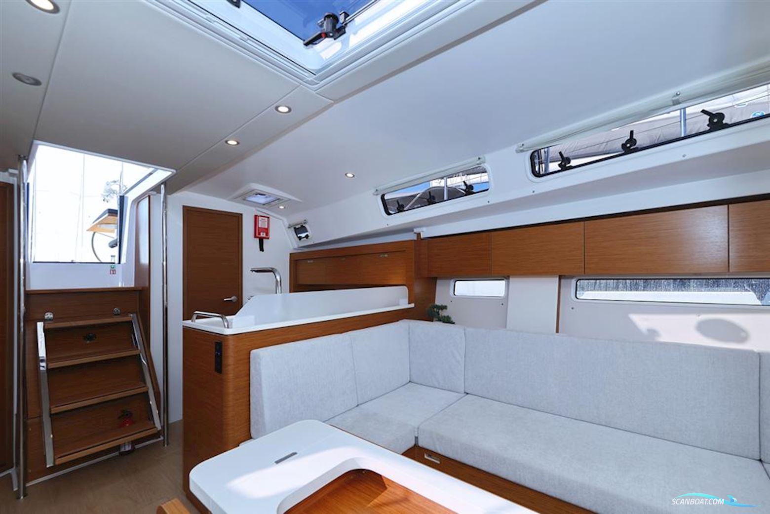 Hanse Yachts 410