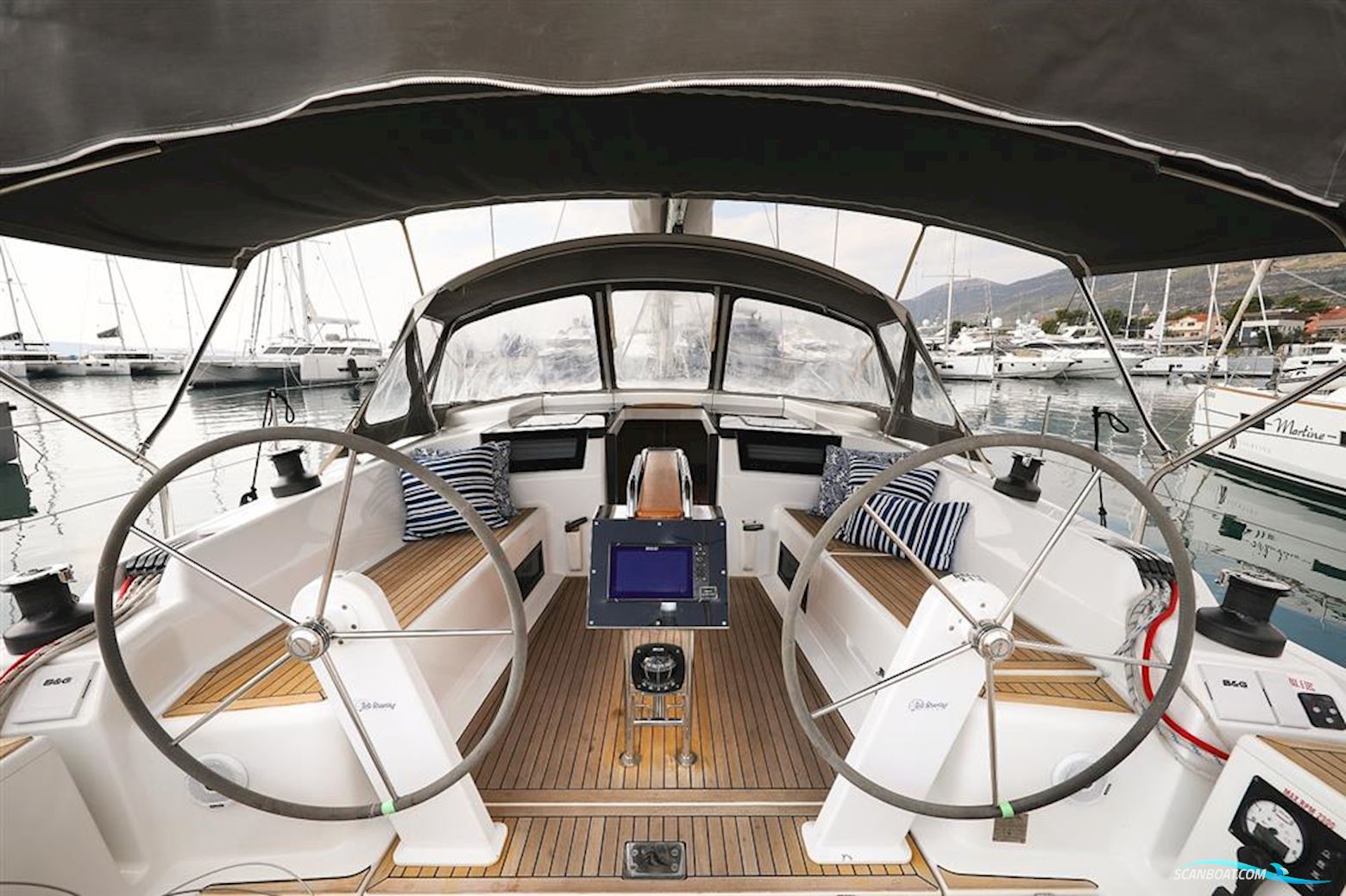 Hanse Yachts 418