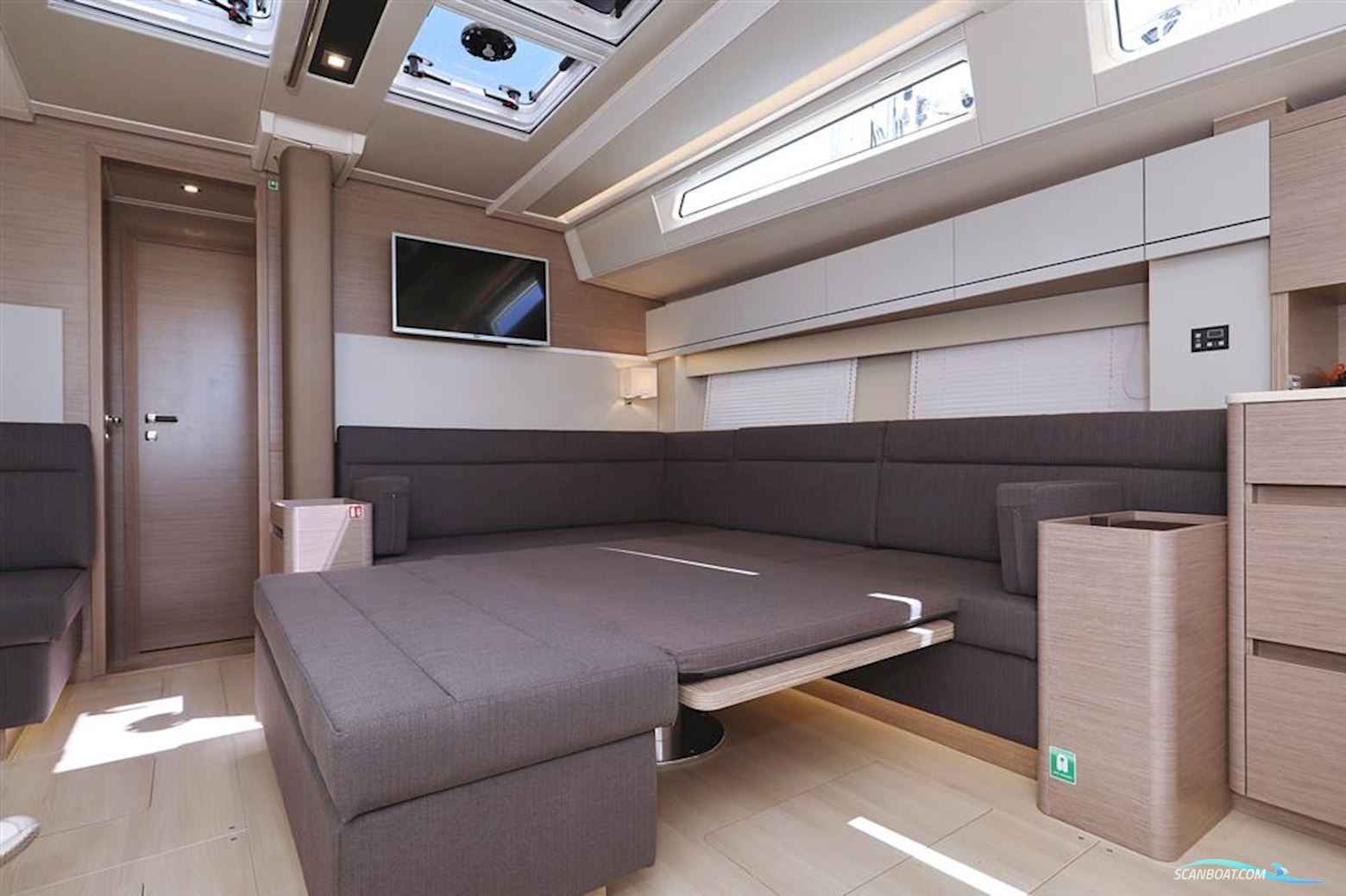 Hanse Yachts 548