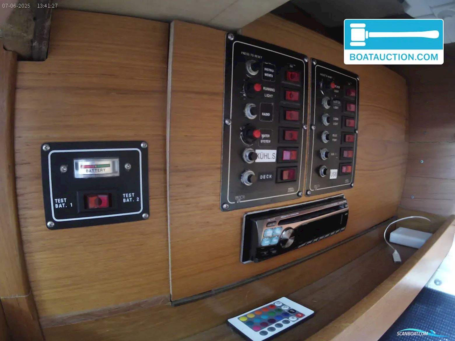 Helmsman 31