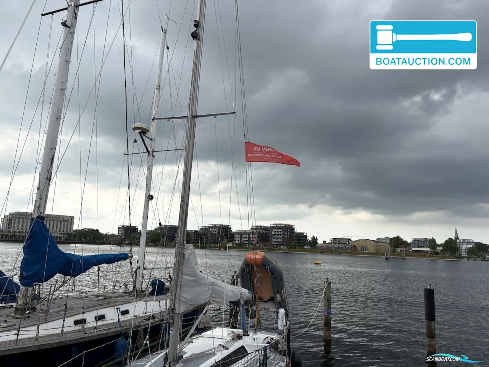 Helmsman 31