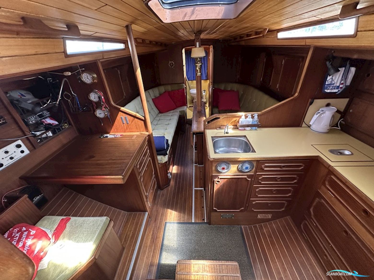 HELMSMAN 35