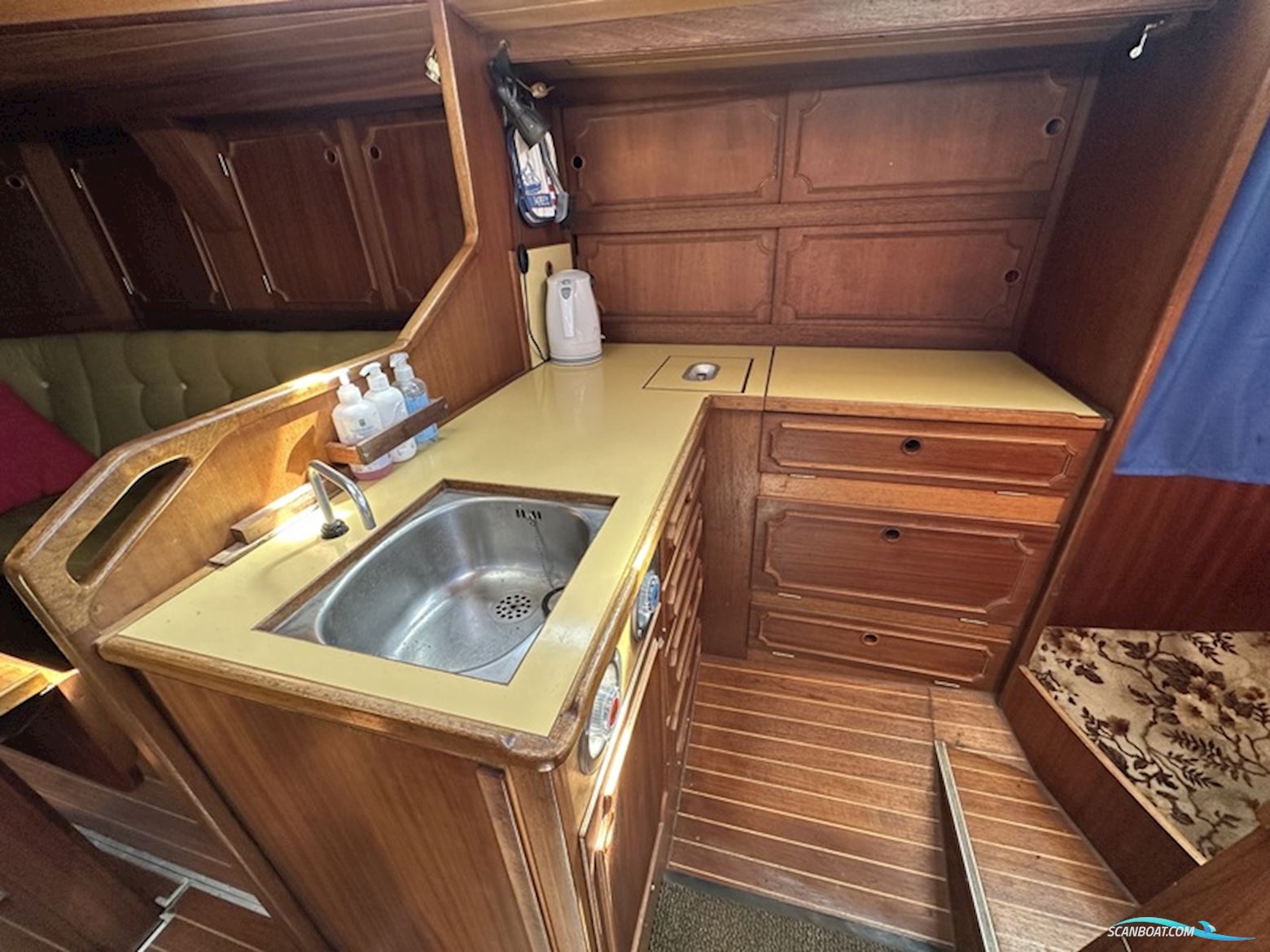 HELMSMAN 35