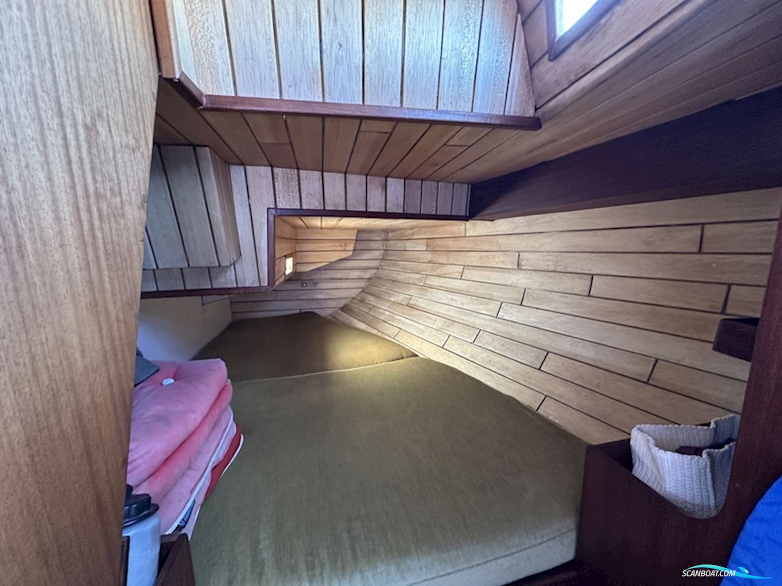 HELMSMAN 35