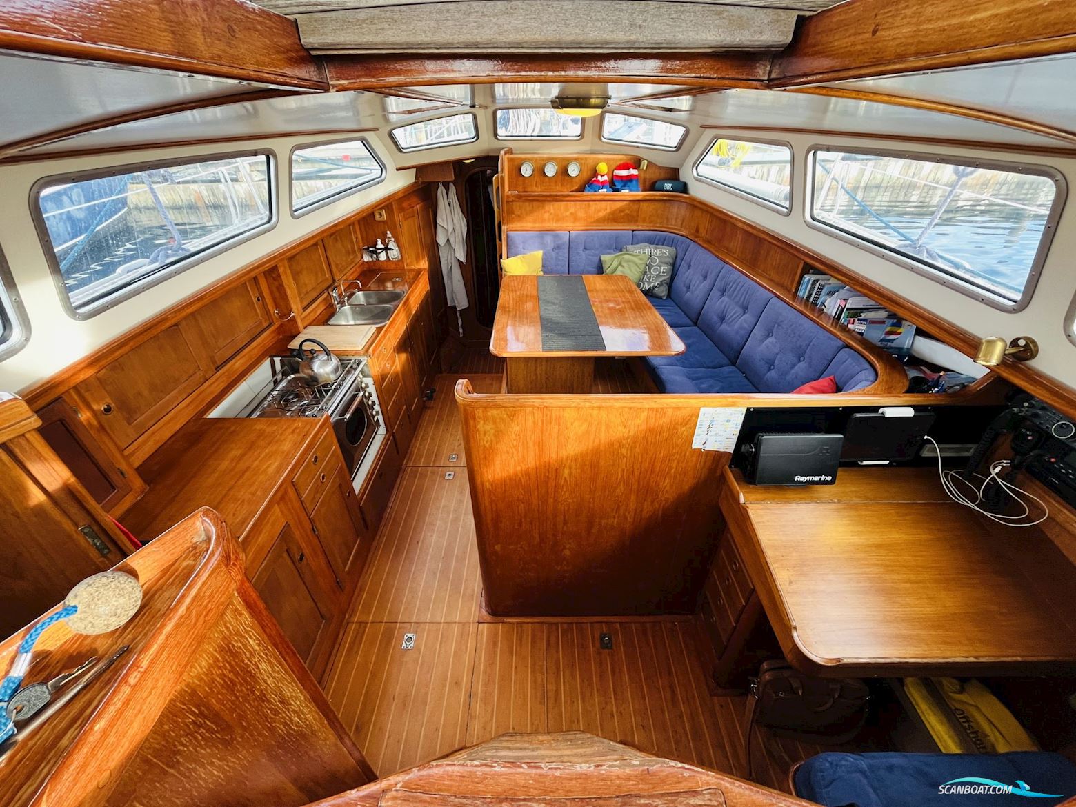Helmsman 49DS