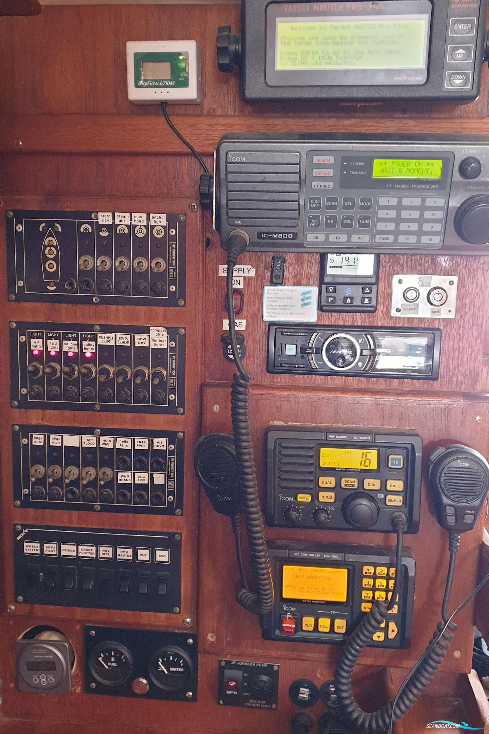 Helmsman Bosun Queen 55