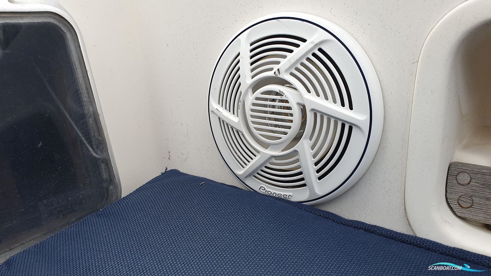 Helmsman Bosun Queen 55