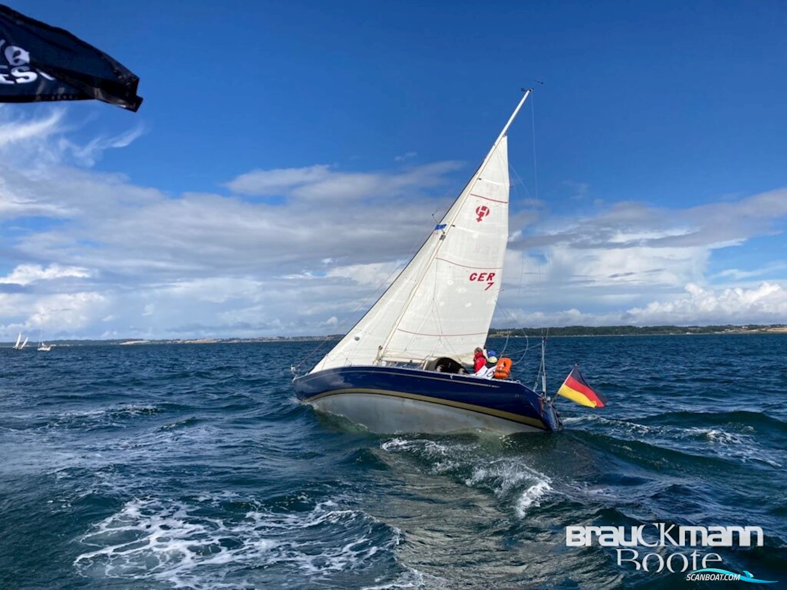 Helmsman Yachts 1200